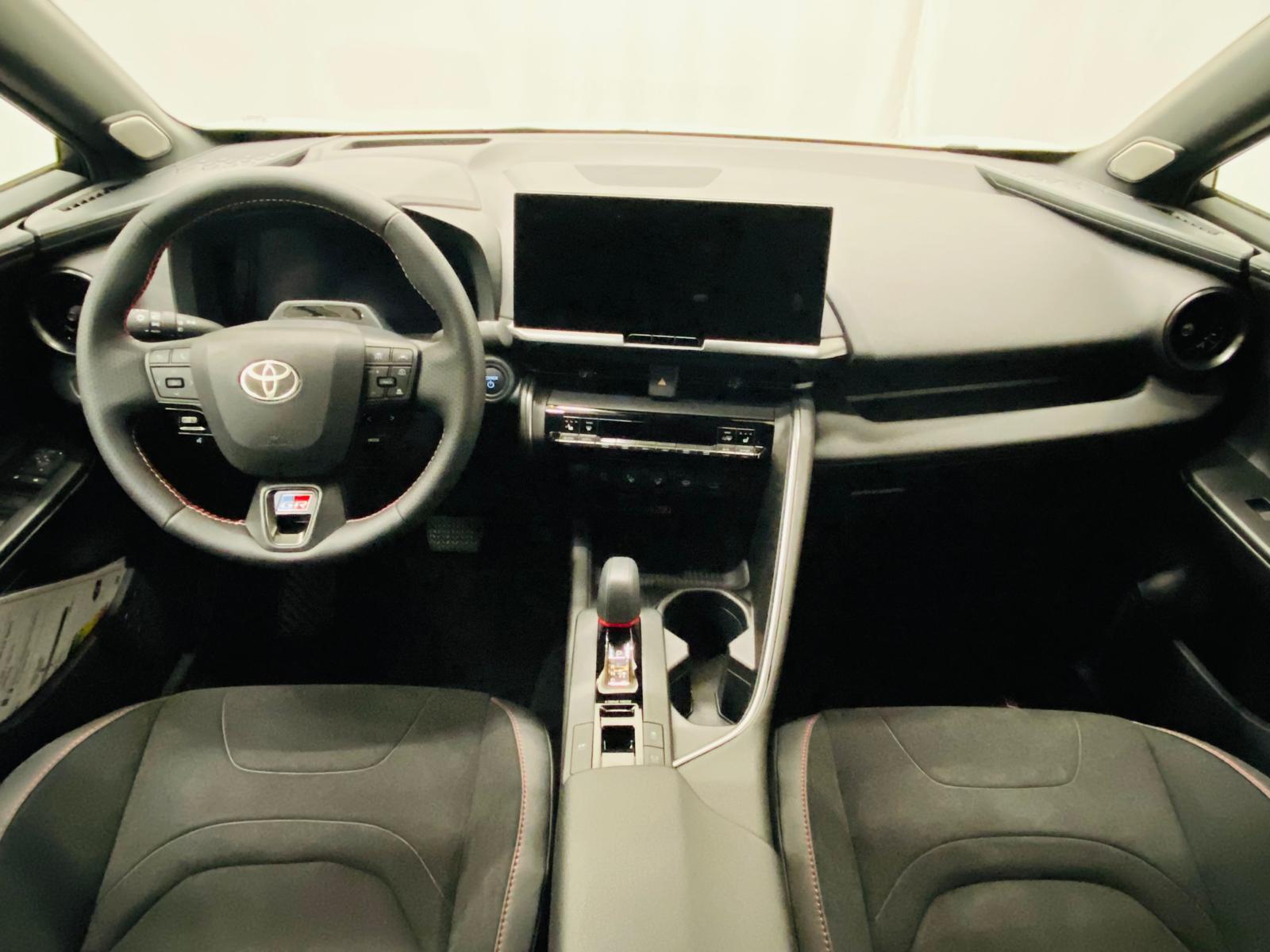 TOYOTA C-HR 2.0 PHEV GR Sport-image-9