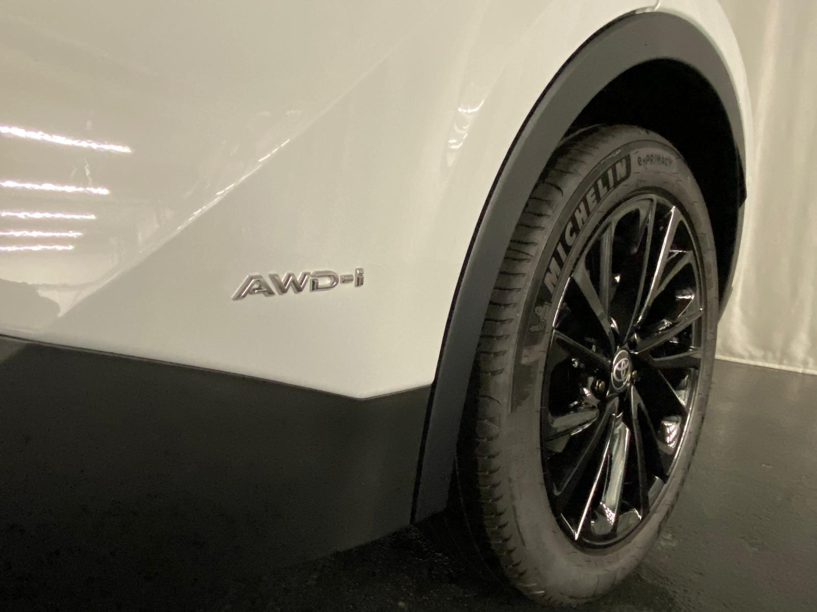 TOYOTA C-HR 2.0 PHEV GR Sport-image-13