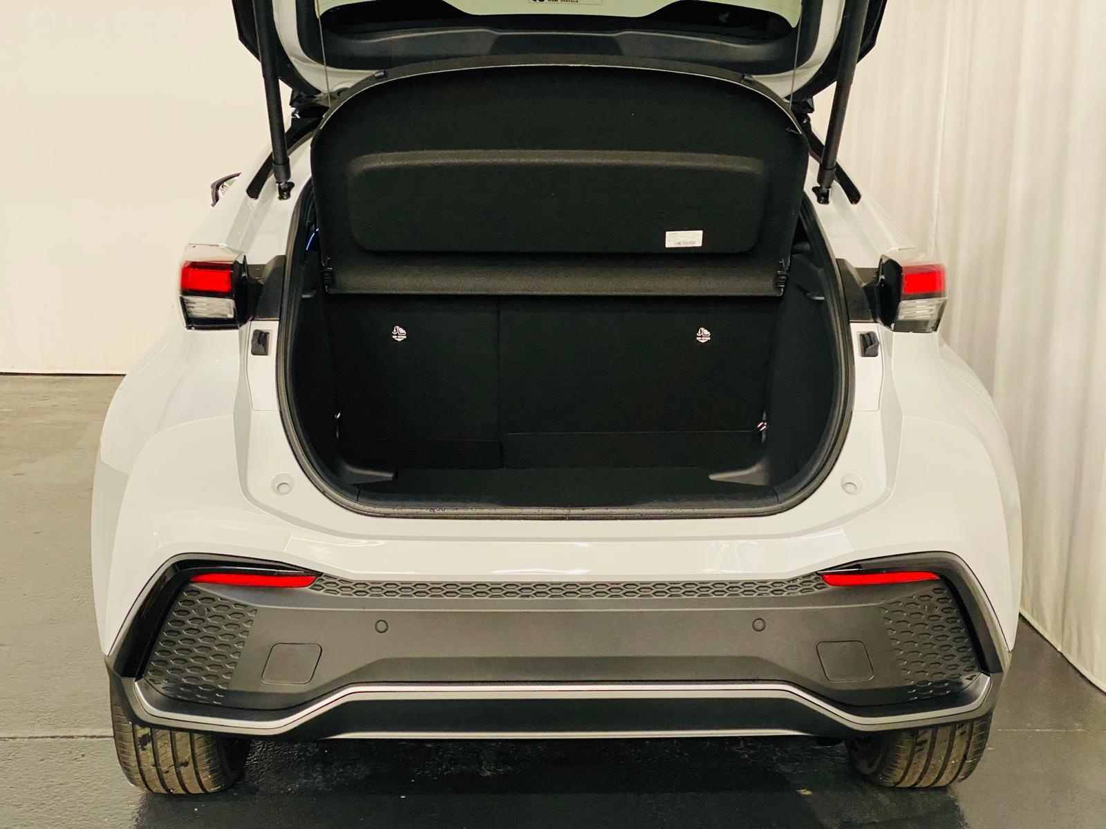 TOYOTA C-HR 2.0 PHEV GR Sport-image-15