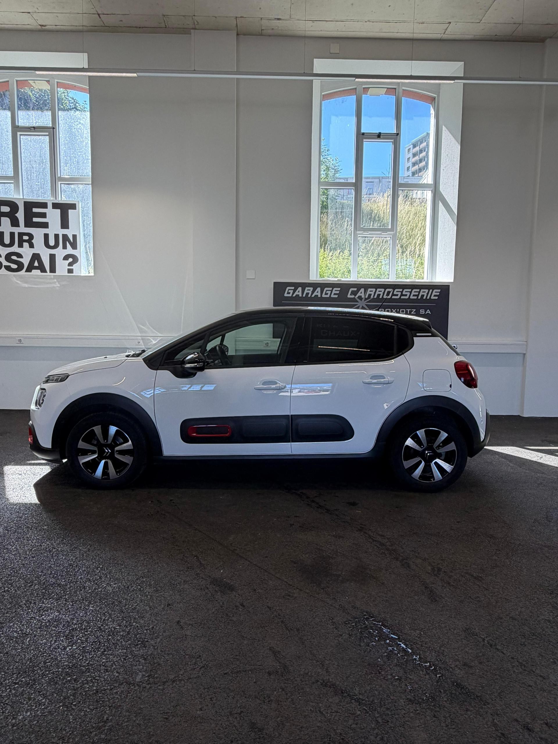 CITROEN C3 1.2i PureTech Shine-image-2
