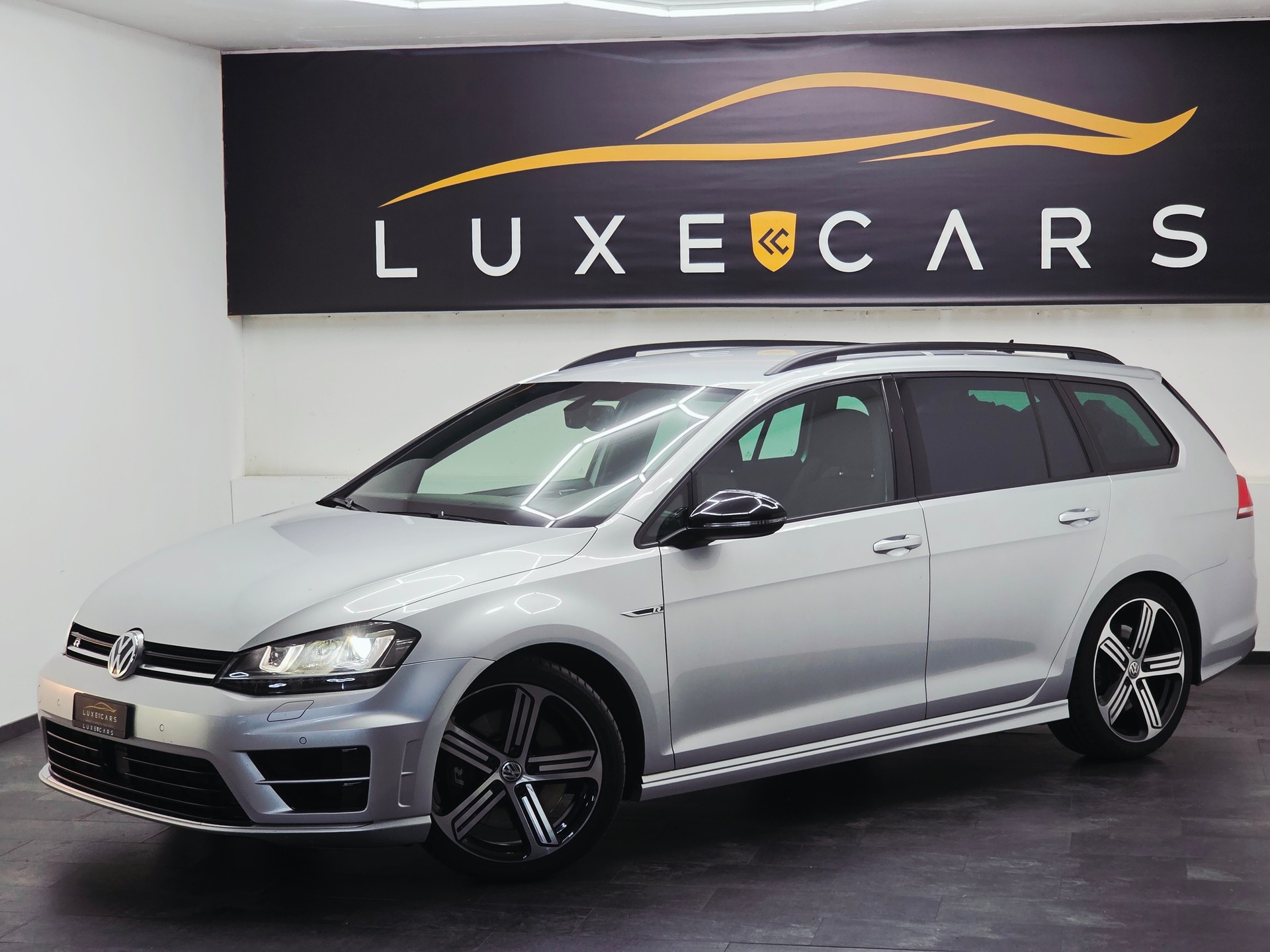 VW GOLF Variant 2.0 TSI R 4 MOTION DSG 301 PS*1. HAND*FRISCH MFK/SERVICE*8 FACH RÄDER MIT NEUEN CONTI REIFEN*-image-1