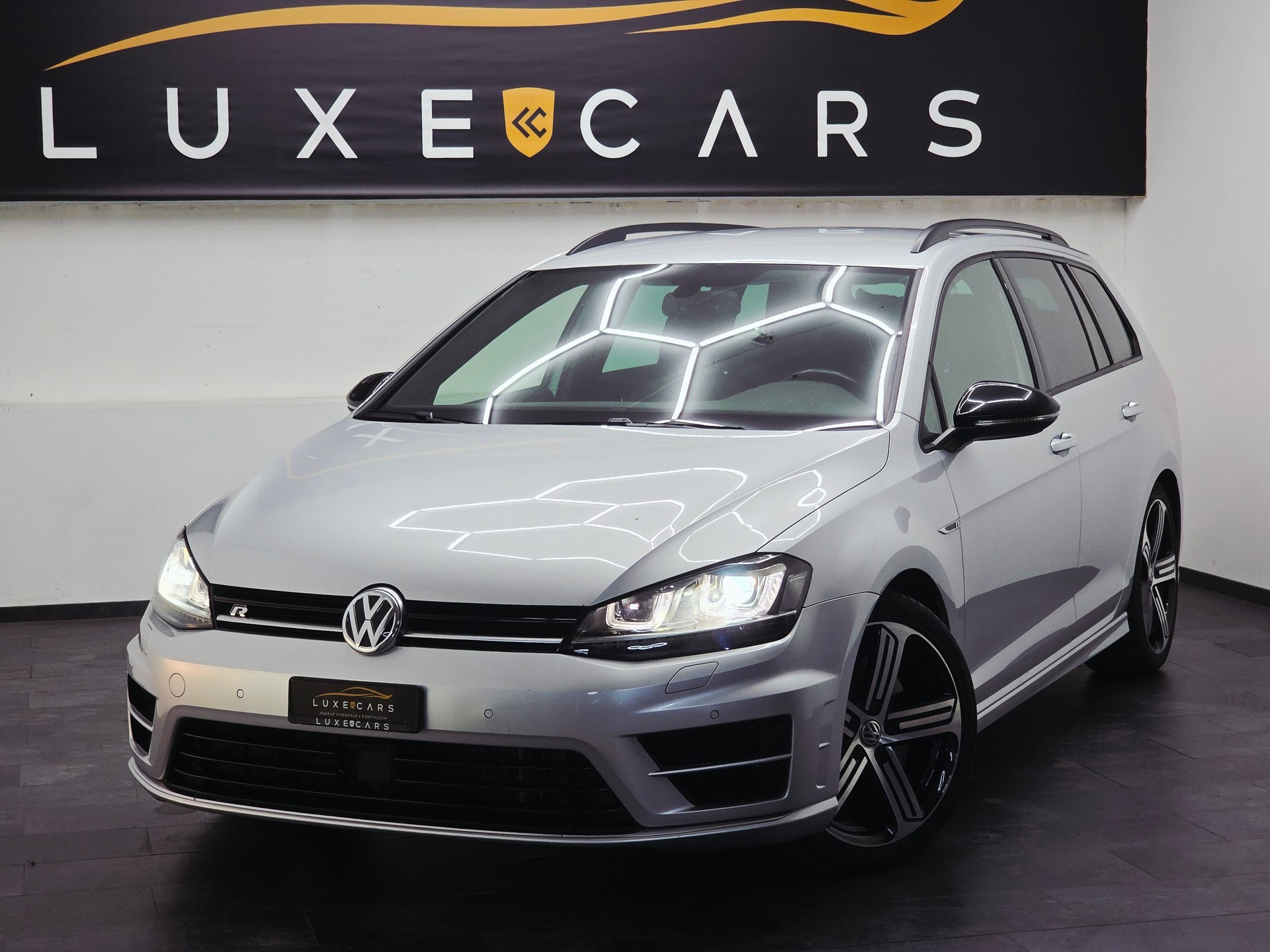 VW GOLF Variant 2.0 TSI R 4 MOTION DSG 301 PS*1. HAND*FRISCH MFK/SERVICE*8 FACH RÄDER MIT NEUEN CONTI REIFEN*-image-3