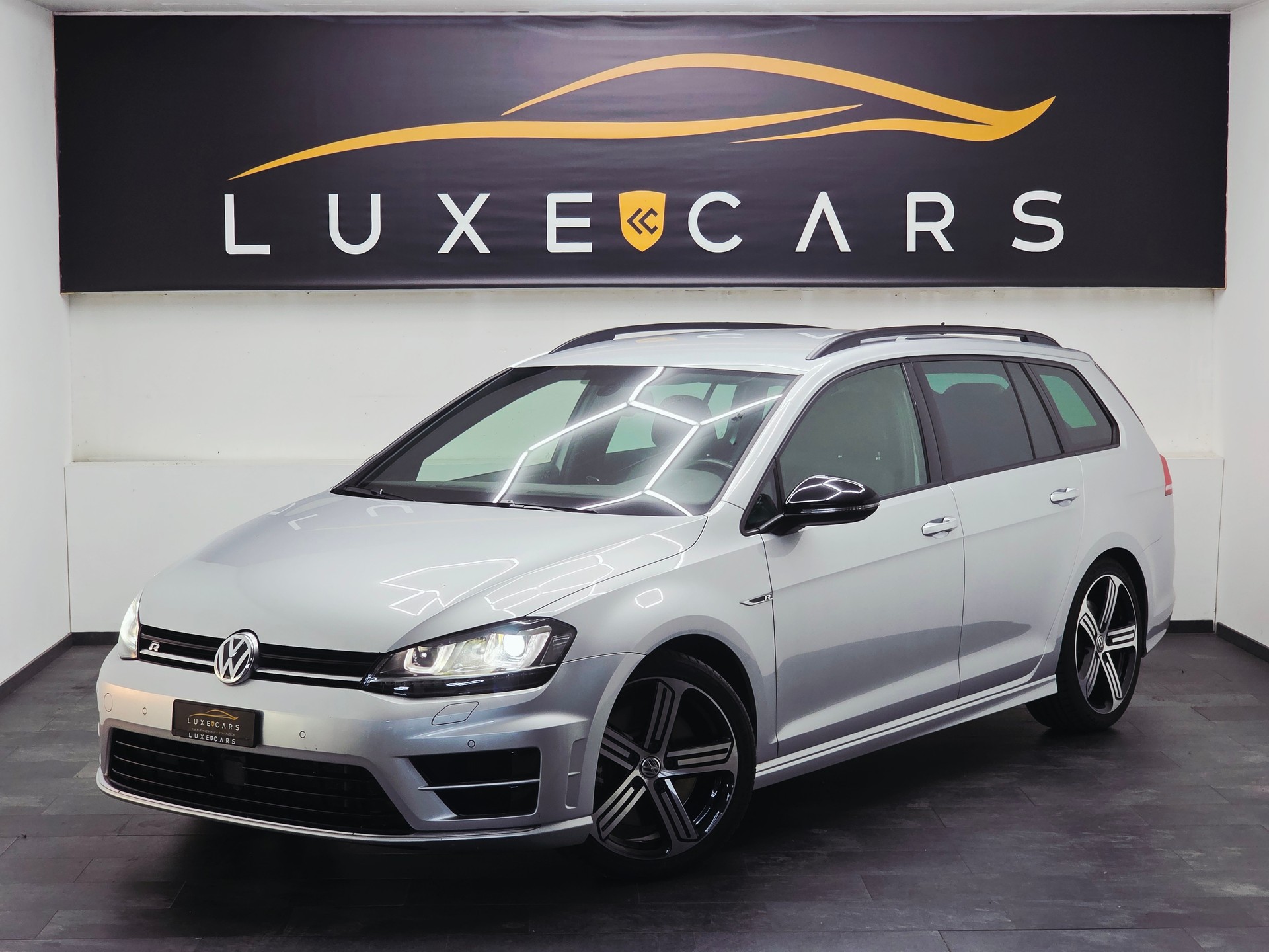 VW GOLF Variant 2.0 TSI R 4 MOTION DSG 301 PS*1. HAND*FRISCH MFK/SERVICE*8 FACH RÄDER MIT NEUEN CONTI REIFEN*-image-0