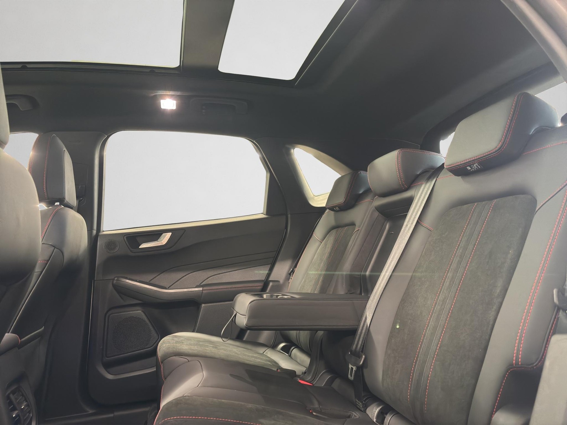 FORD Kuga 2.5 Hybrid ST-Line X 4x4-image-13
