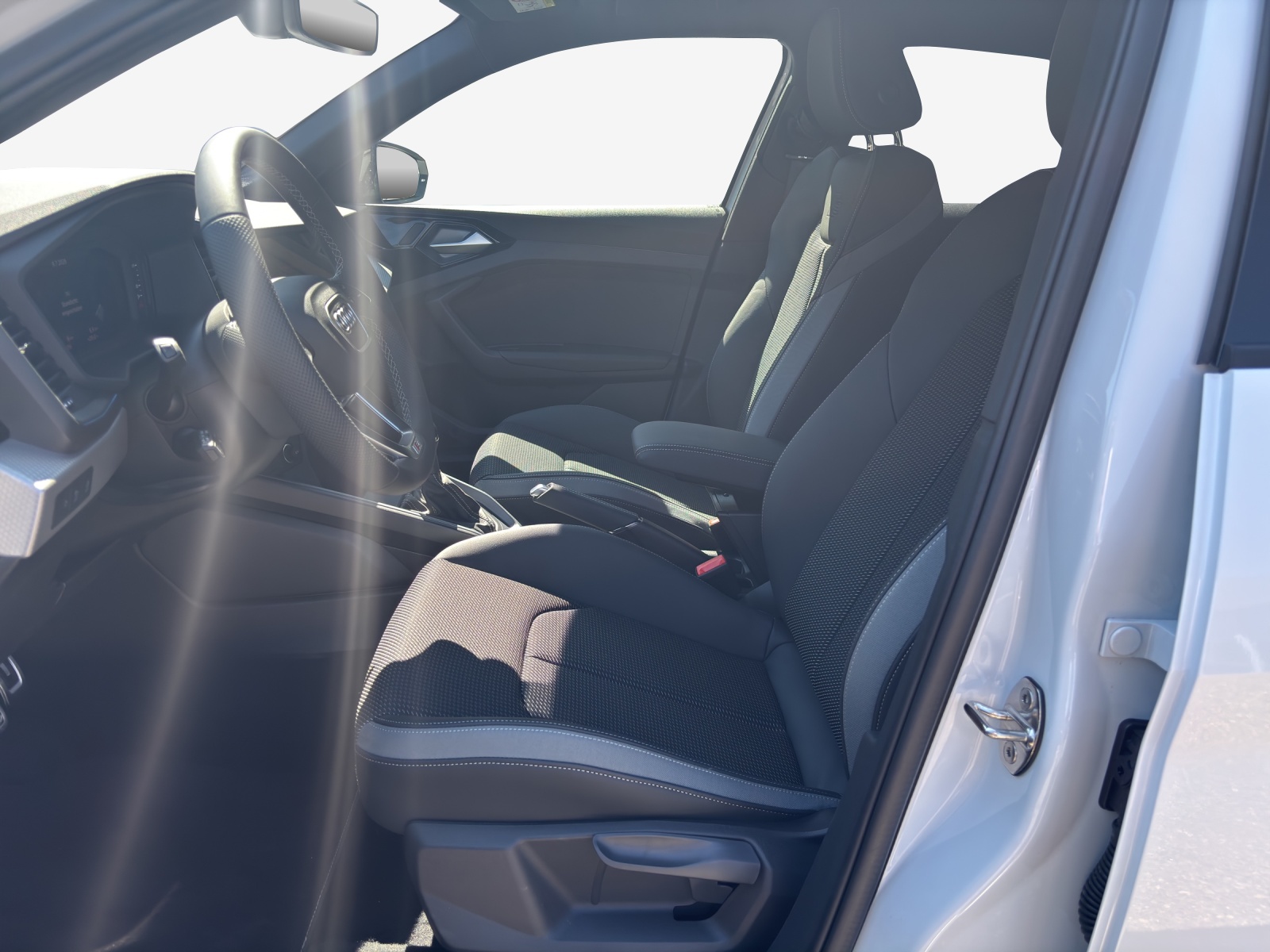 AUDI A1 Sportback 30 TFSI S Line Attraction S-tronic-image-7