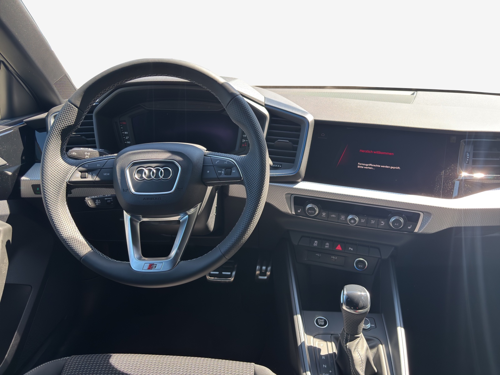 AUDI A1 Sportback 30 TFSI S Line Attraction S-tronic-image-8