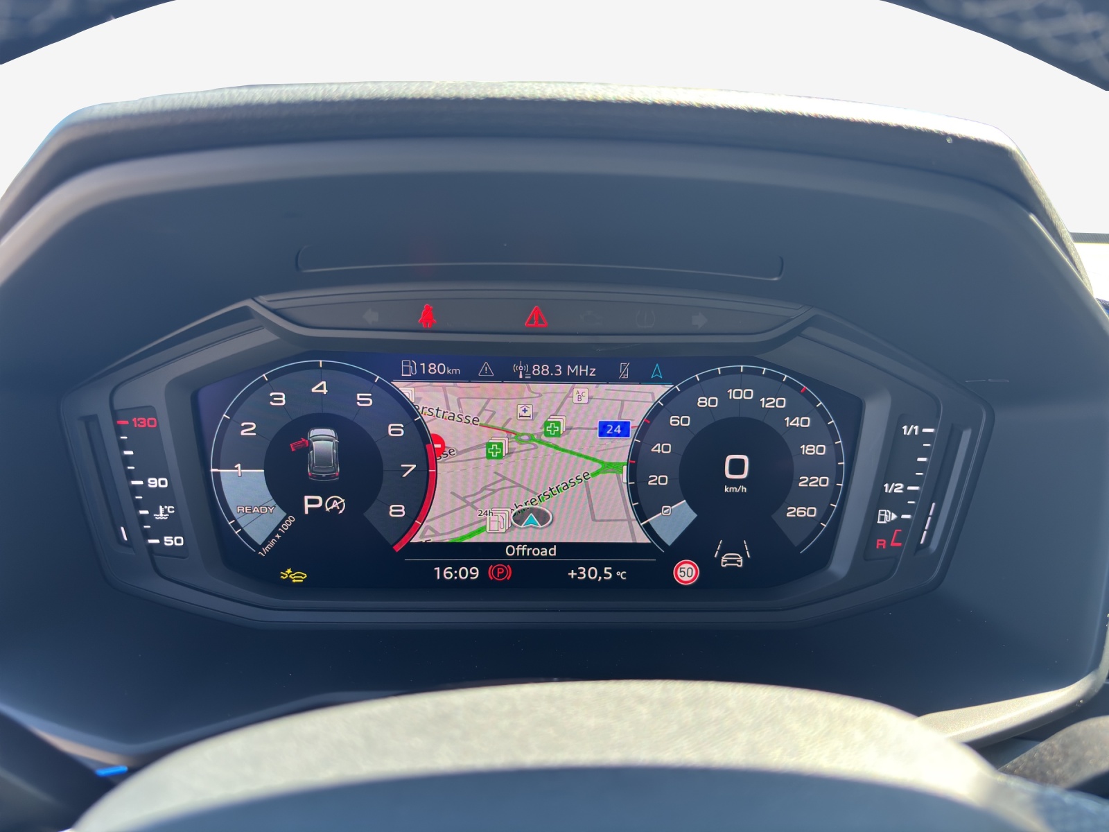 AUDI A1 Sportback 30 TFSI S Line Attraction S-tronic-image-14