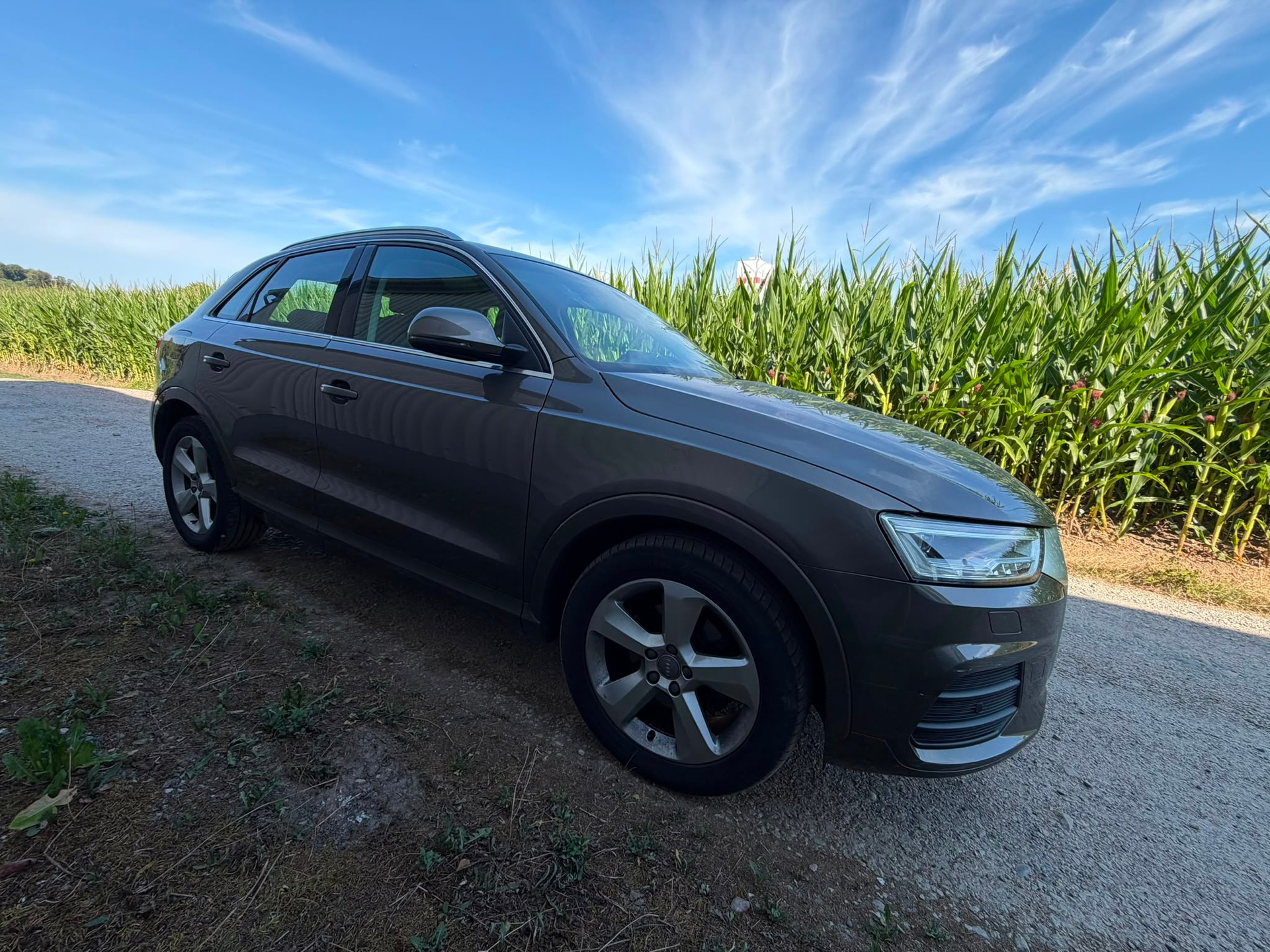 AUDI Q3 2.0 TFSI quattro S-tronic-image-2