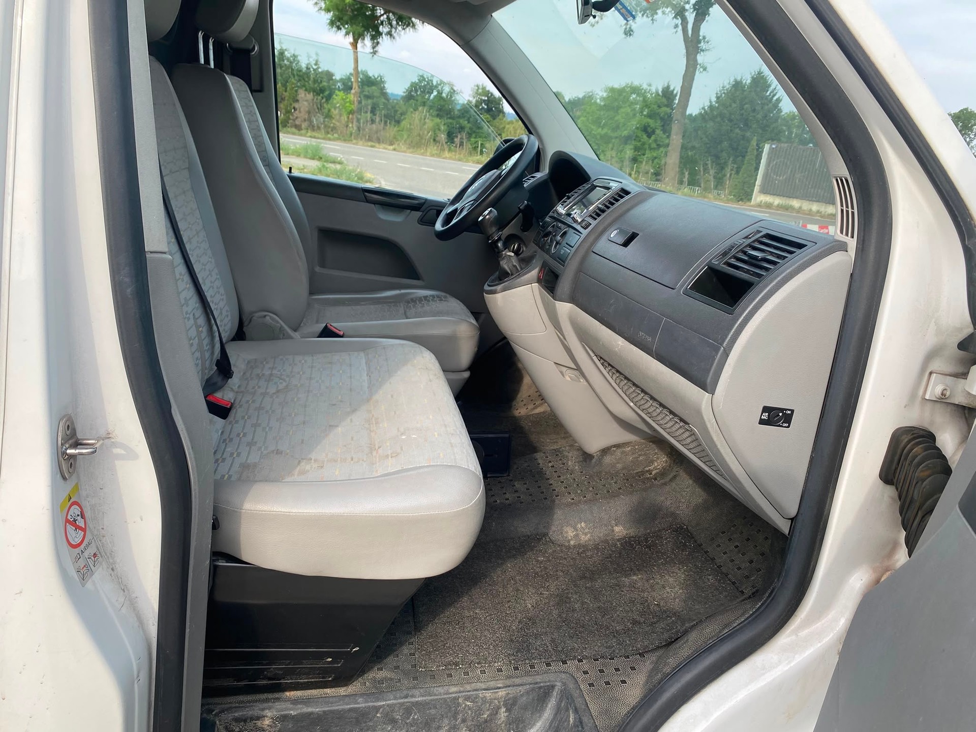 VW T5 2.0 TDI-image-10