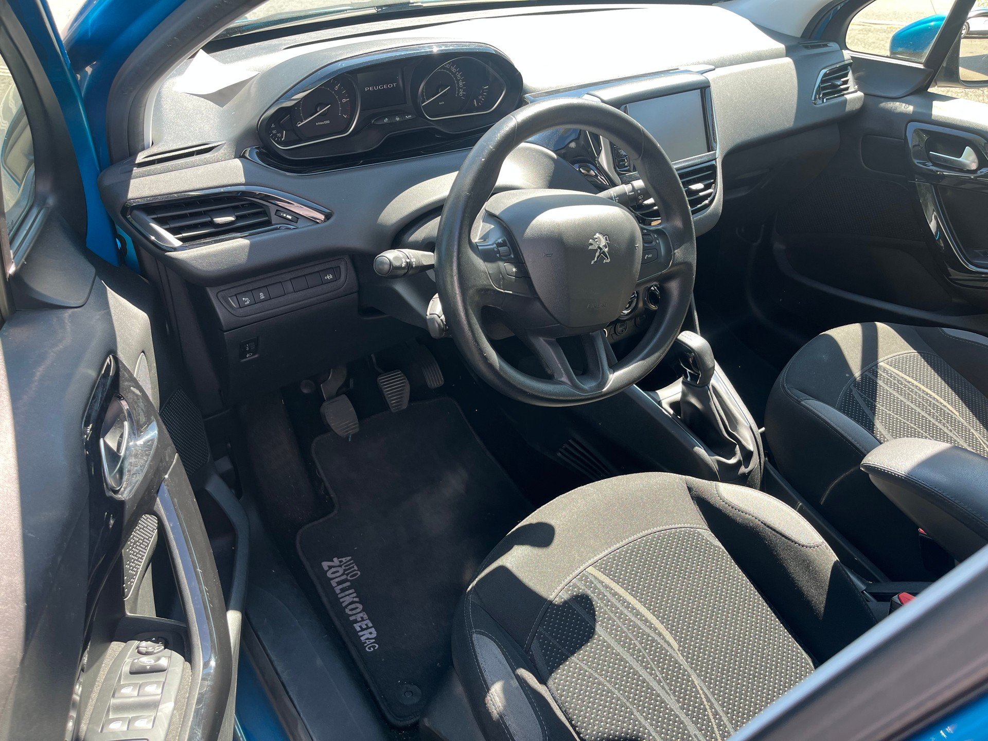 PEUGEOT 208 1.4 VTI Active-image-8