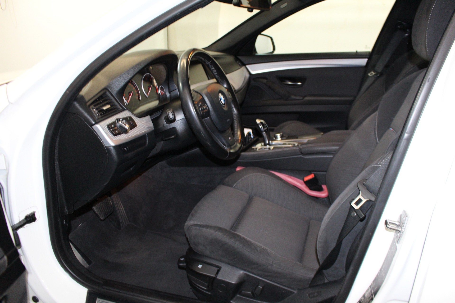 BMW 535d xDrive Touring-image-6