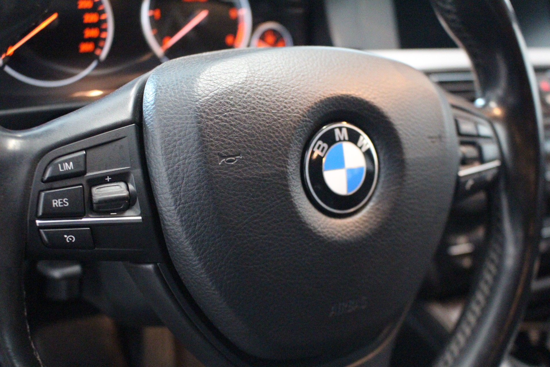 BMW 535d xDrive Touring-image-13