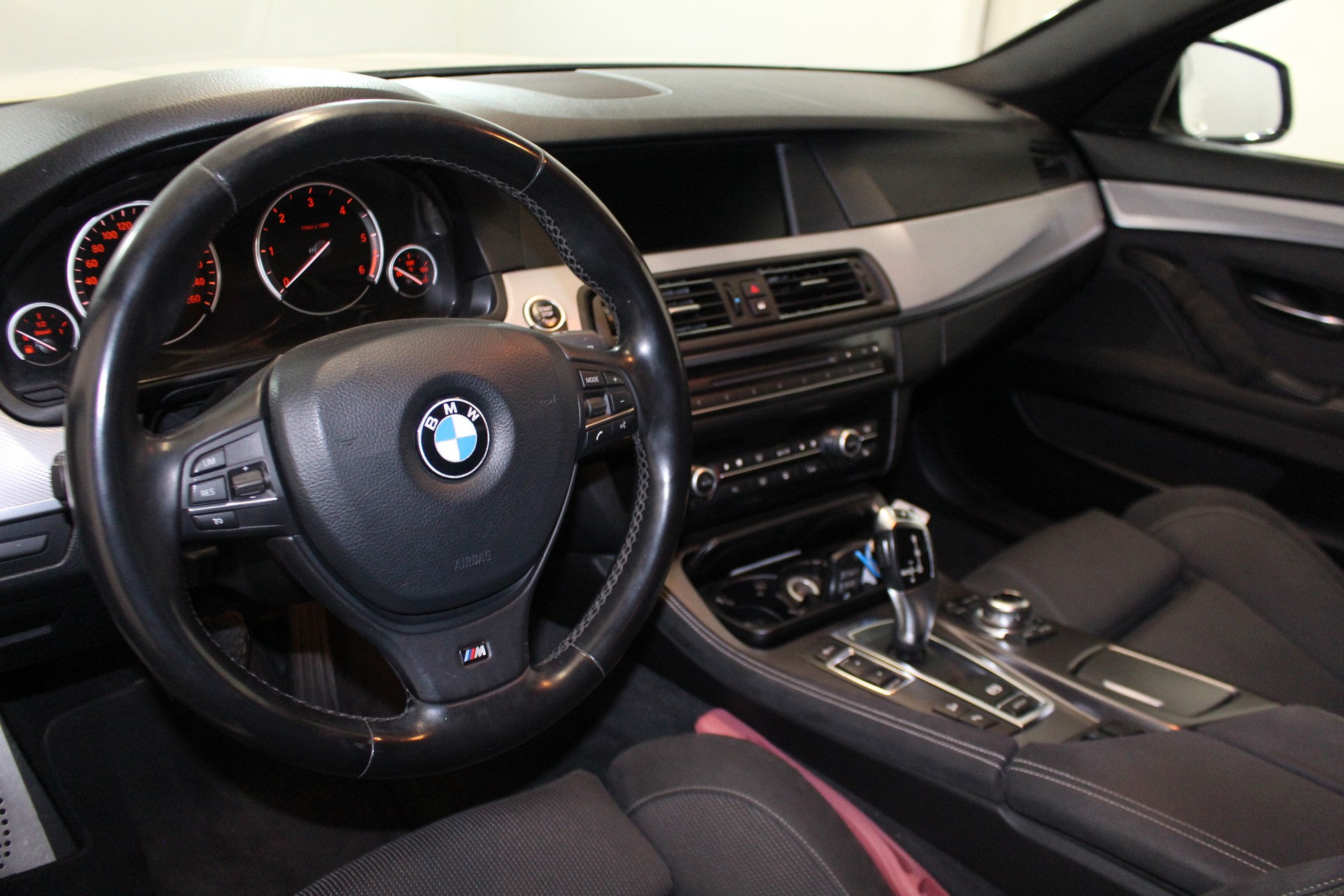BMW 535d xDrive Touring-image-11