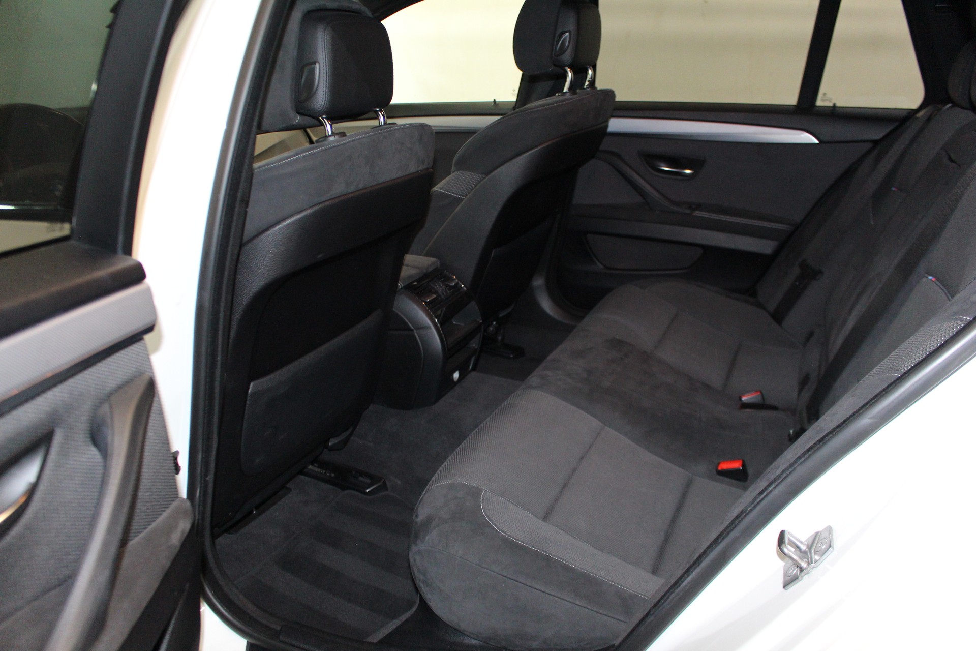 BMW 535d xDrive Touring-image-7