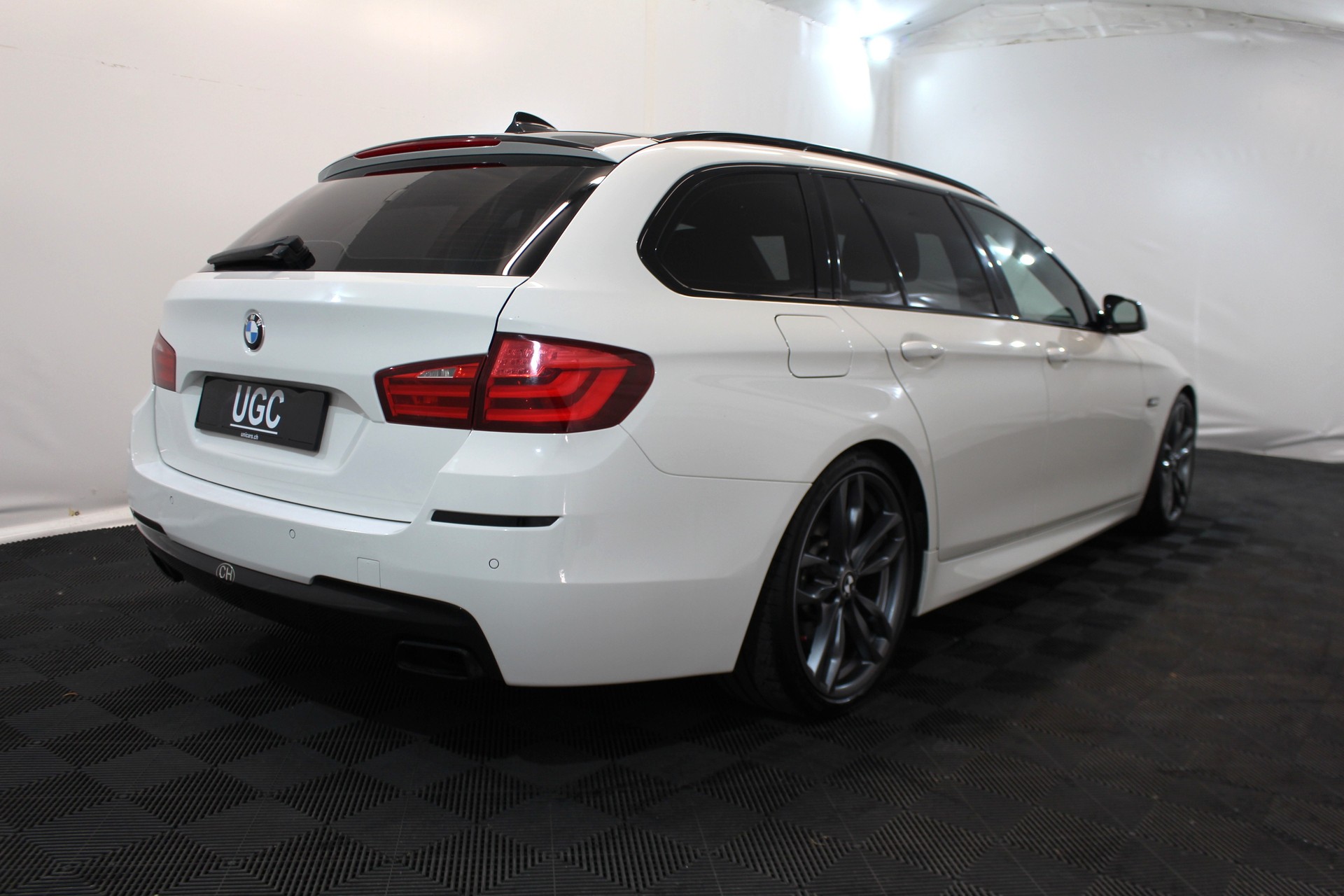 BMW 535d xDrive Touring-image-5
