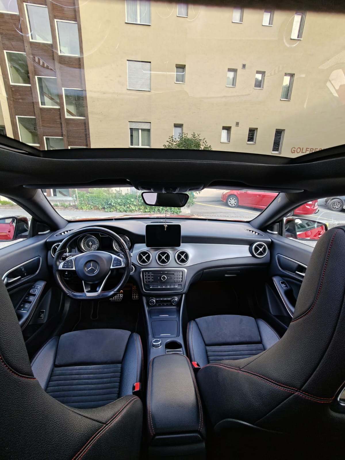 MERCEDES-BENZ CLA 250 AMG Line 4m-image-4