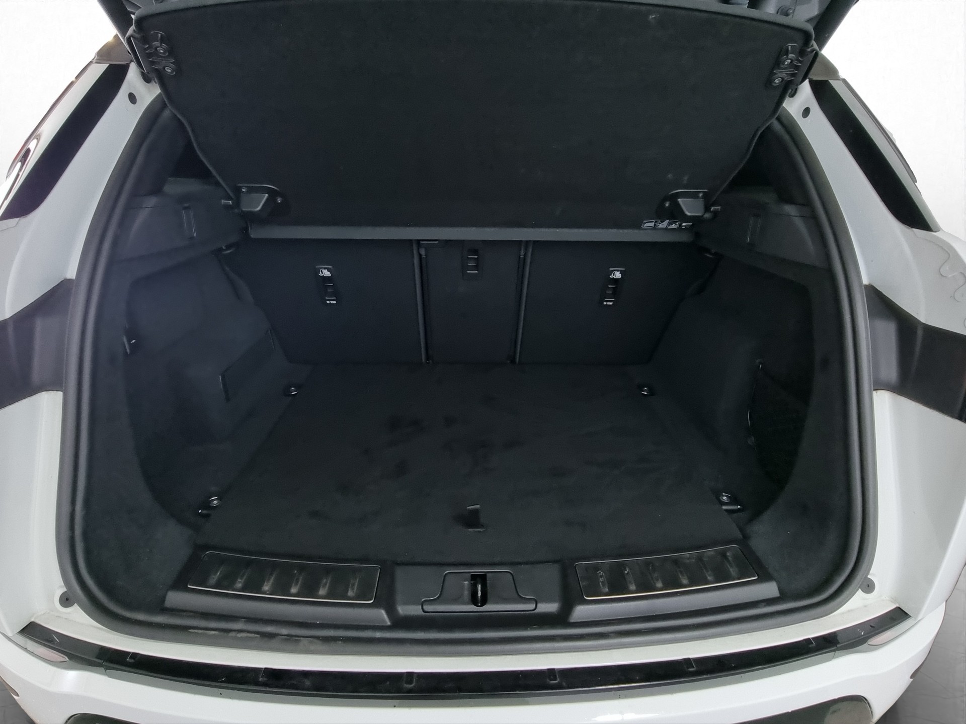 LAND ROVER Range Rover Evoque 2.0 T 250 R-Dynamic S-image-14