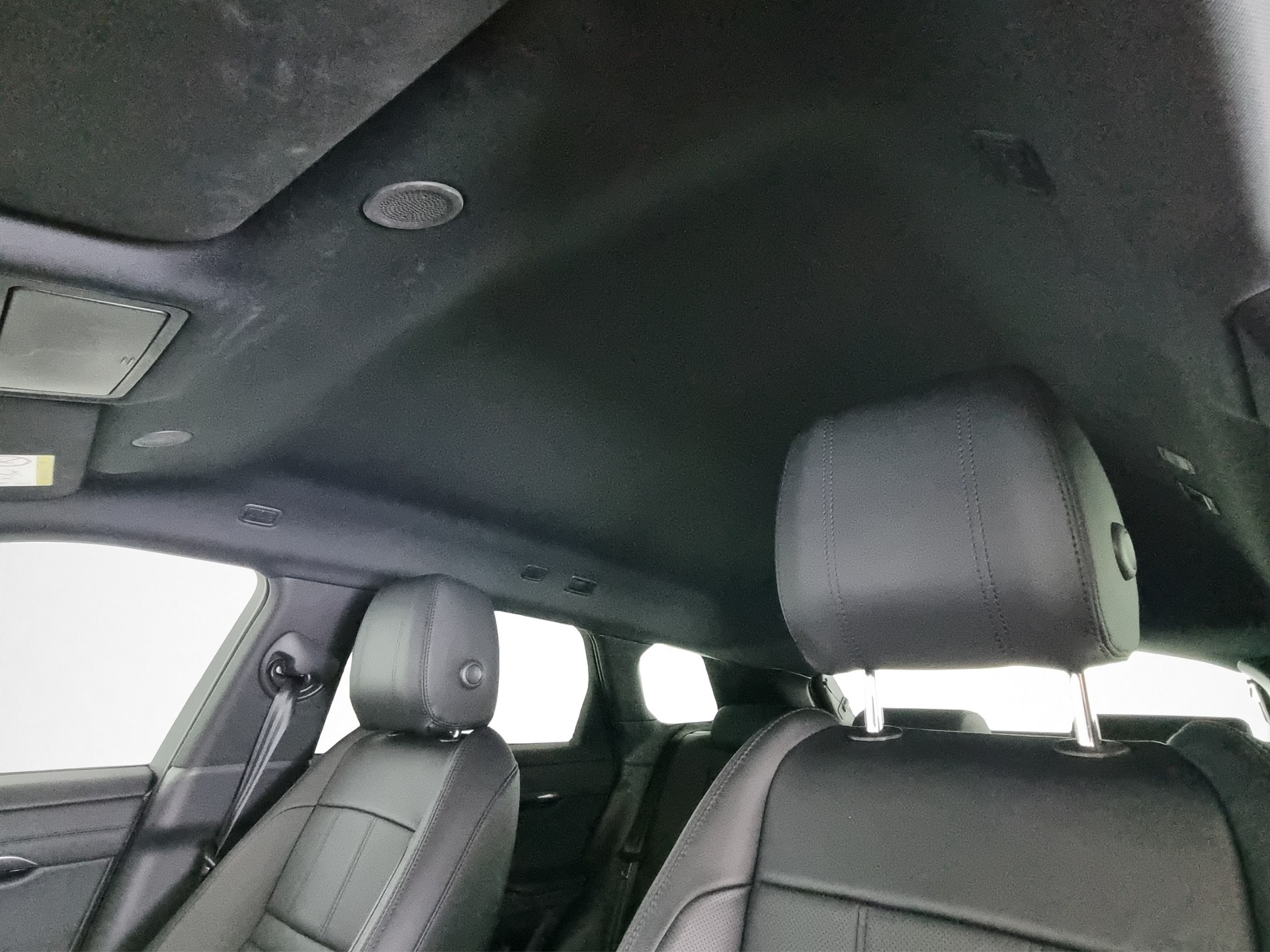 LAND ROVER Range Rover Evoque 2.0 T 250 R-Dynamic S-image-12