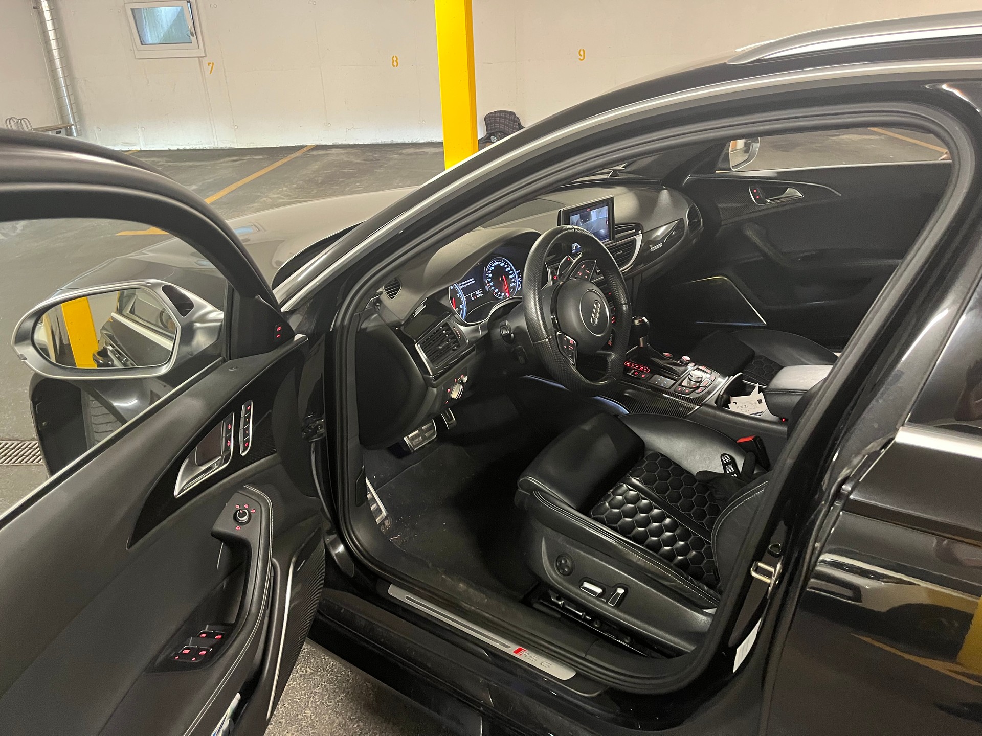 AUDI 4.0 V8 TFSI quattro T-Tronic-image-3