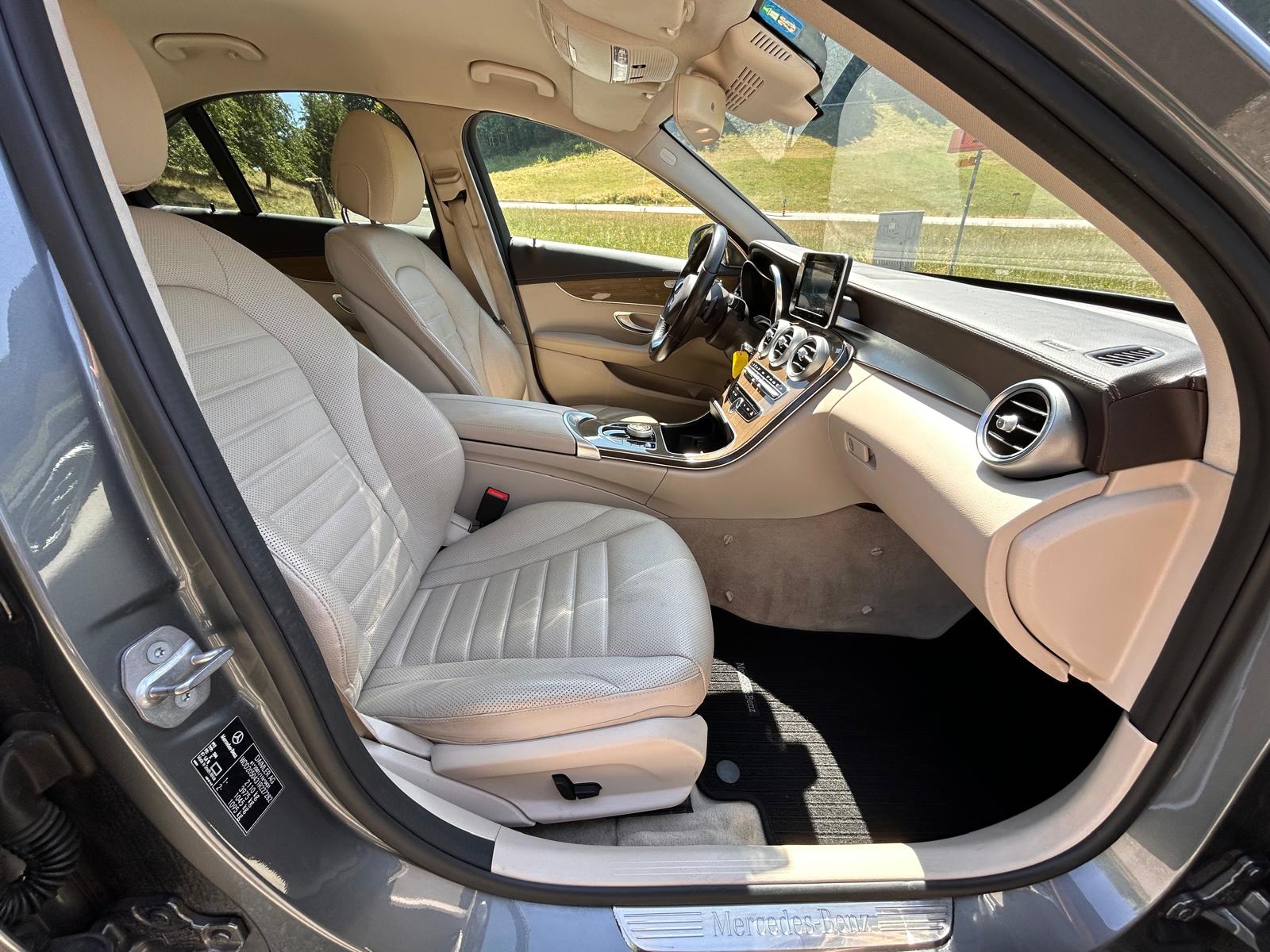MERCEDES-BENZ C 200 Exclusive 4Matic 7G-Tronic-image-10