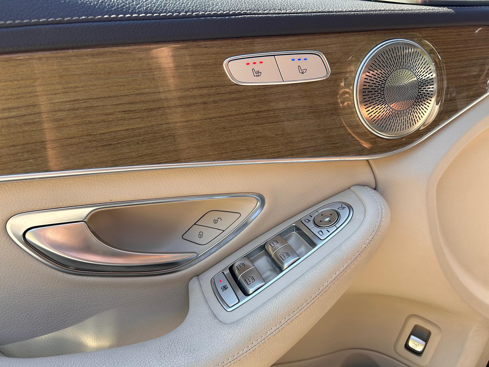 MERCEDES-BENZ C 200 Exclusive 4Matic 7G-Tronic-image-22