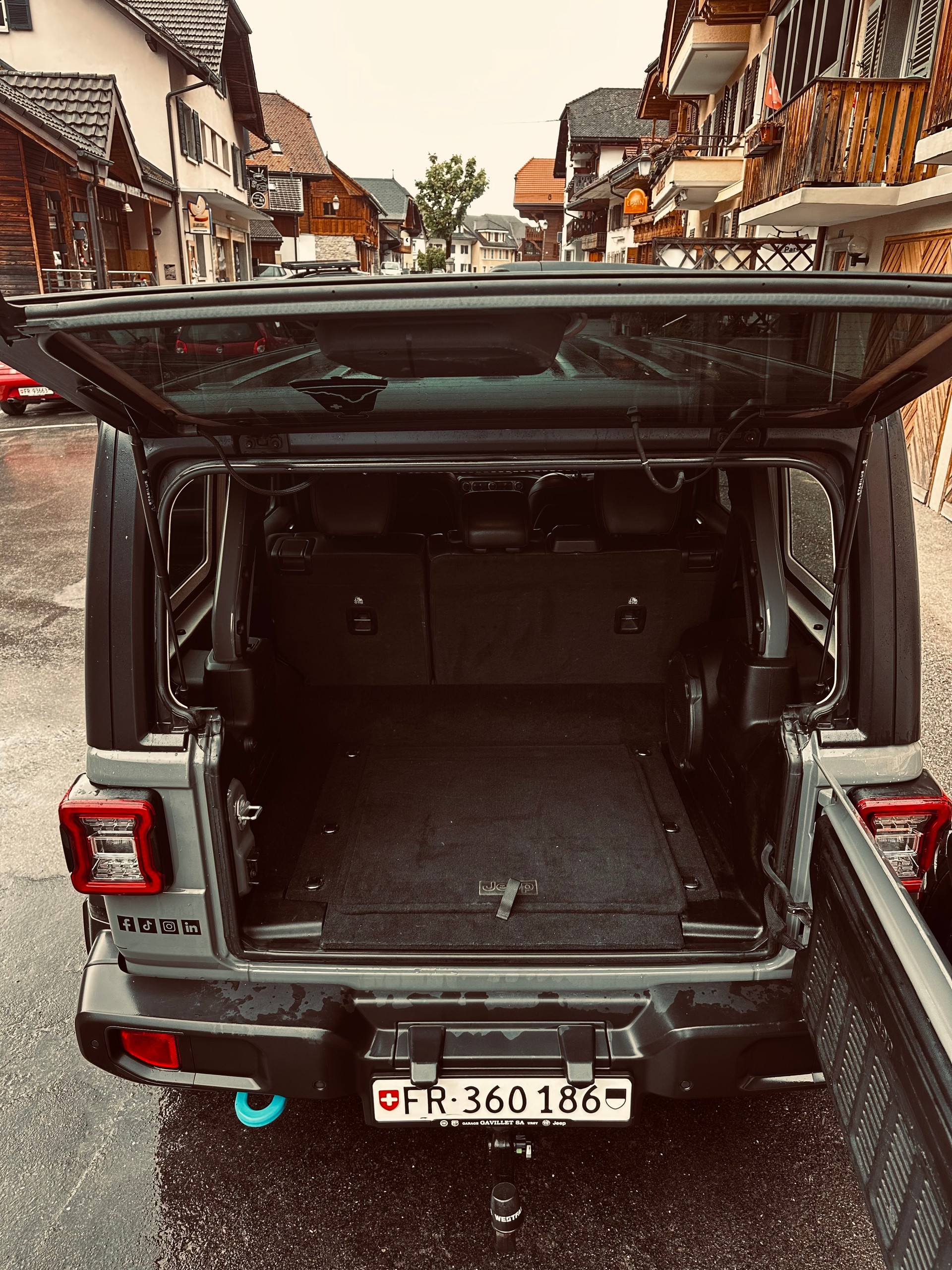 JEEP 2.0 Turbo Rubicon Unlimited 4xe-image-3