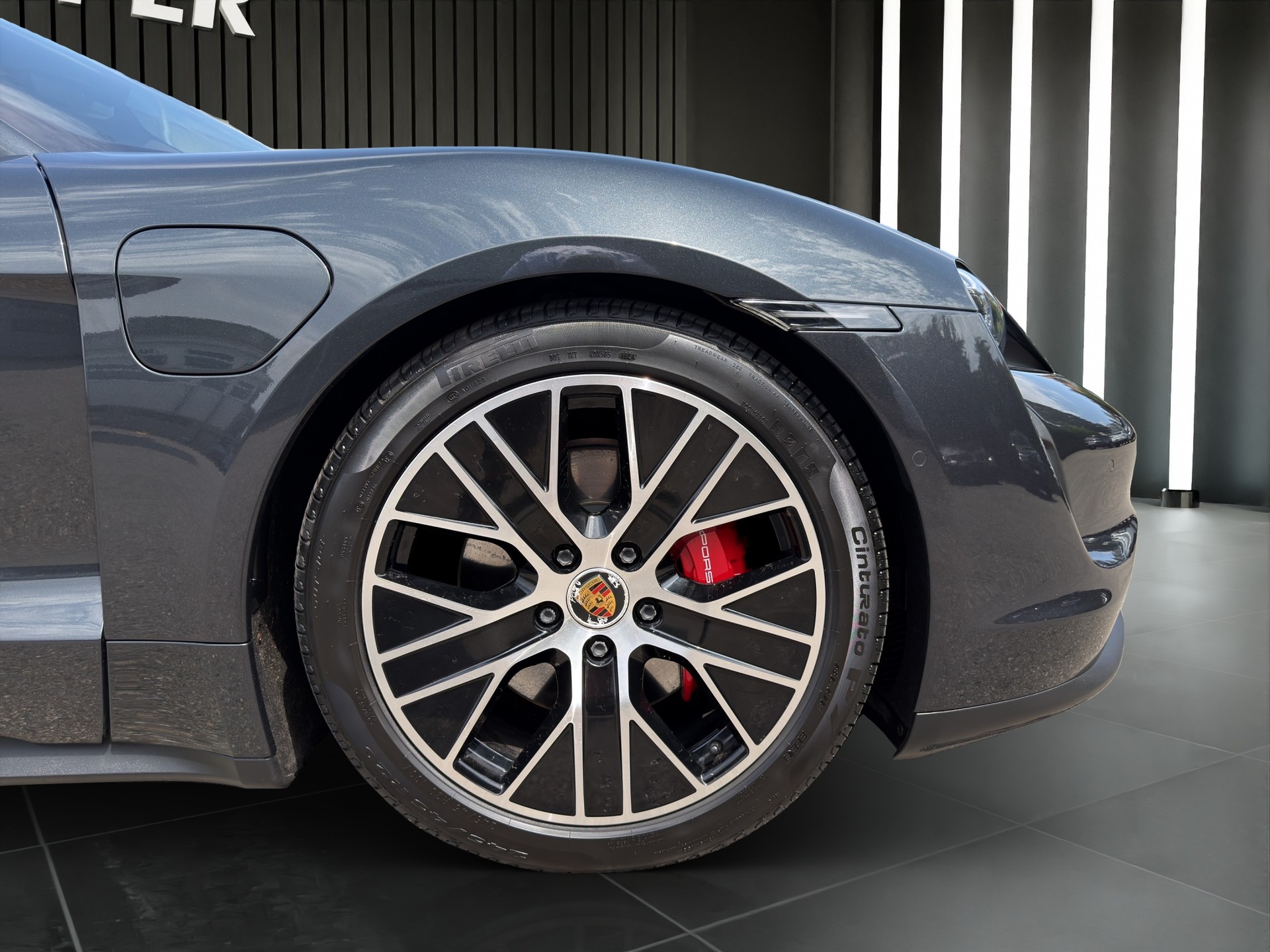 PORSCHE Taycan-image-7