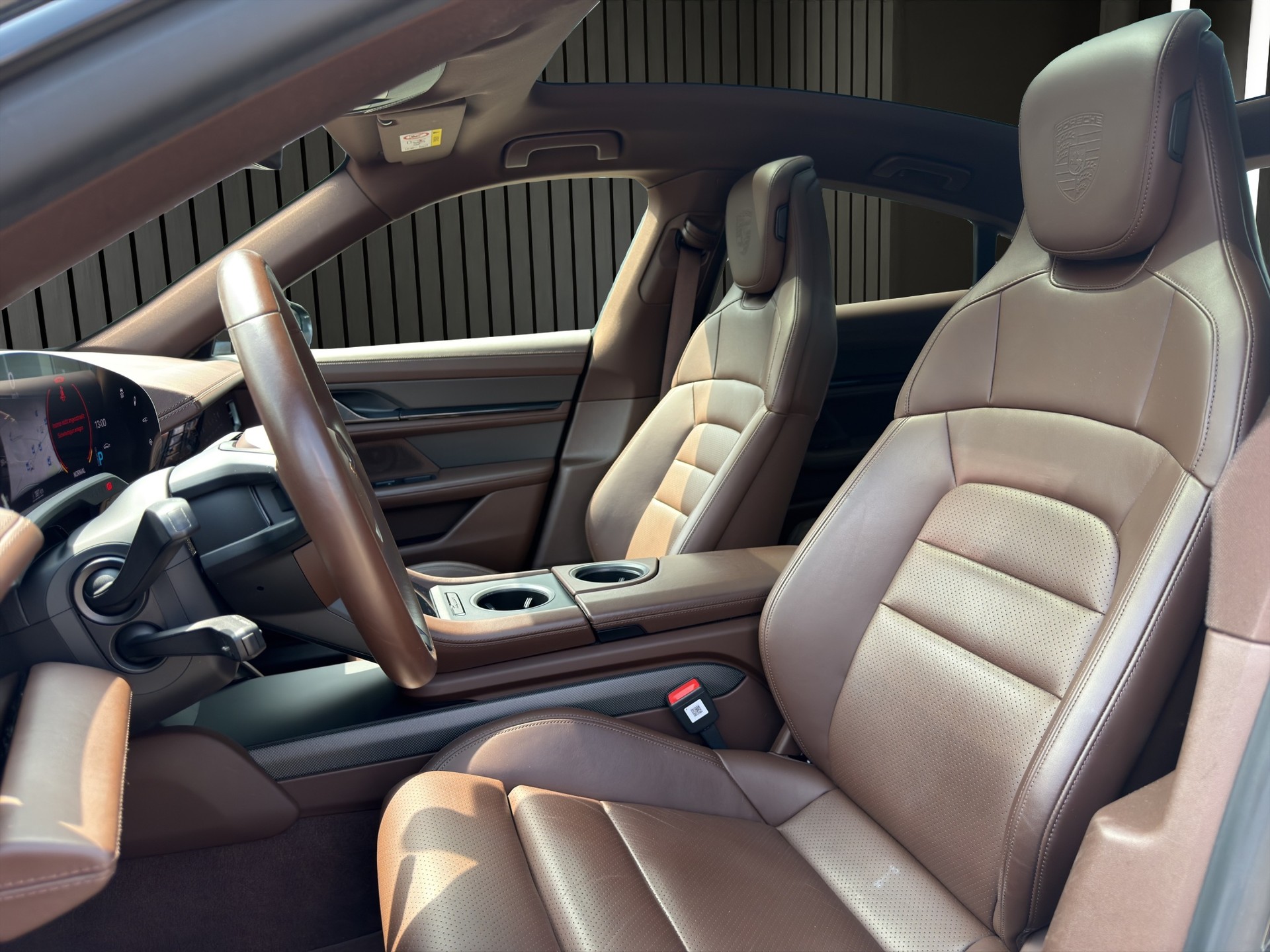 PORSCHE Taycan-image-8