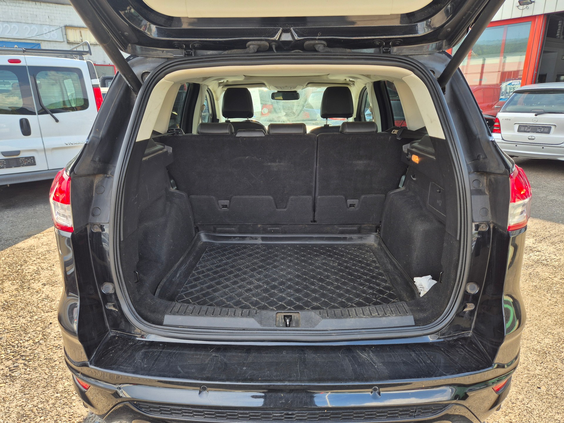 FORD Kuga 2.0 TDCi Titanium 4WD PowerShift-image-10