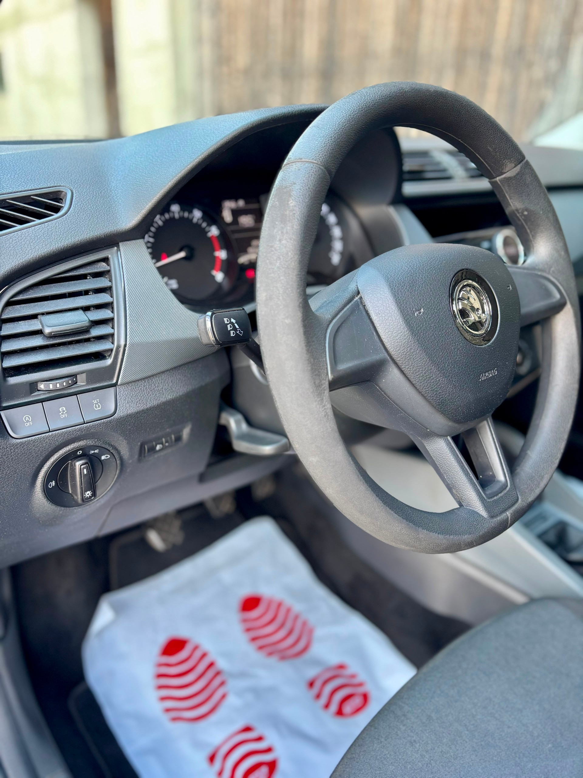 SKODA Fabia 1.0 Active-image-9