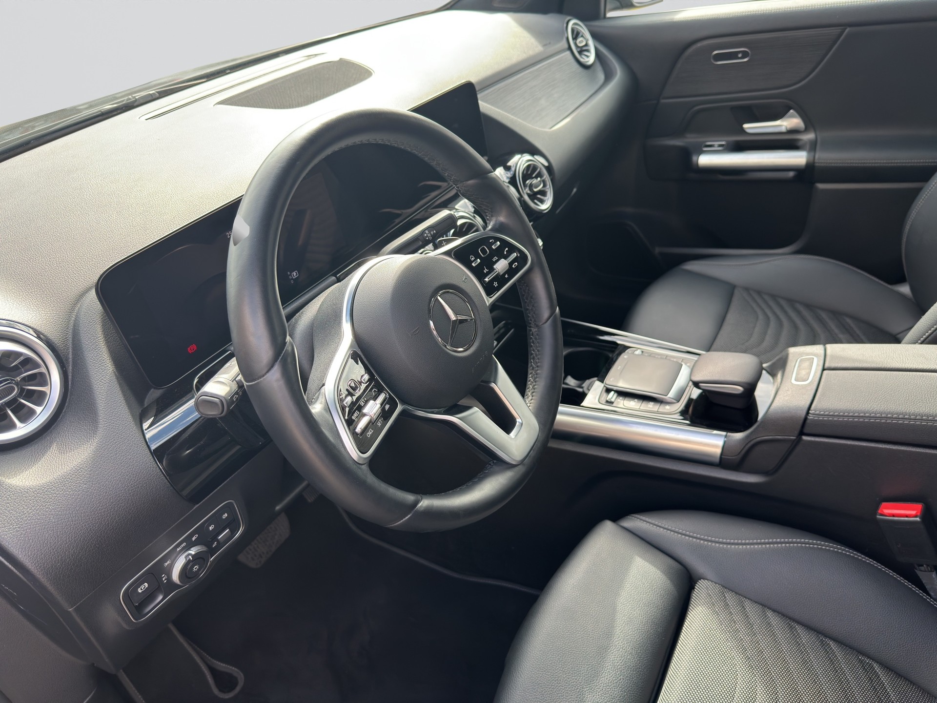 MERCEDES-BENZ GLA 200 4Matic Progressive 8G-DCT-image-7