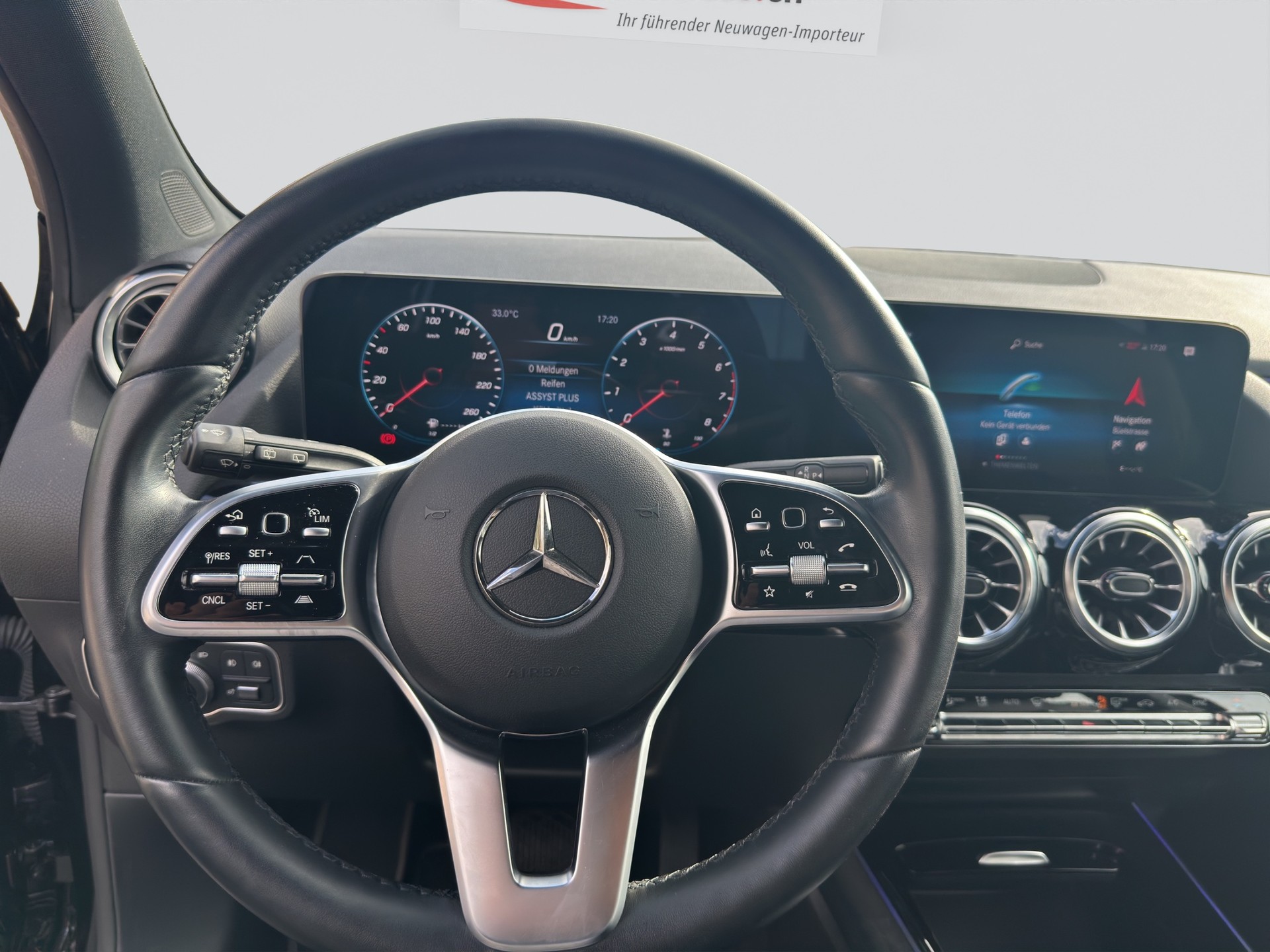 MERCEDES-BENZ GLA 200 4Matic Progressive 8G-DCT-image-11
