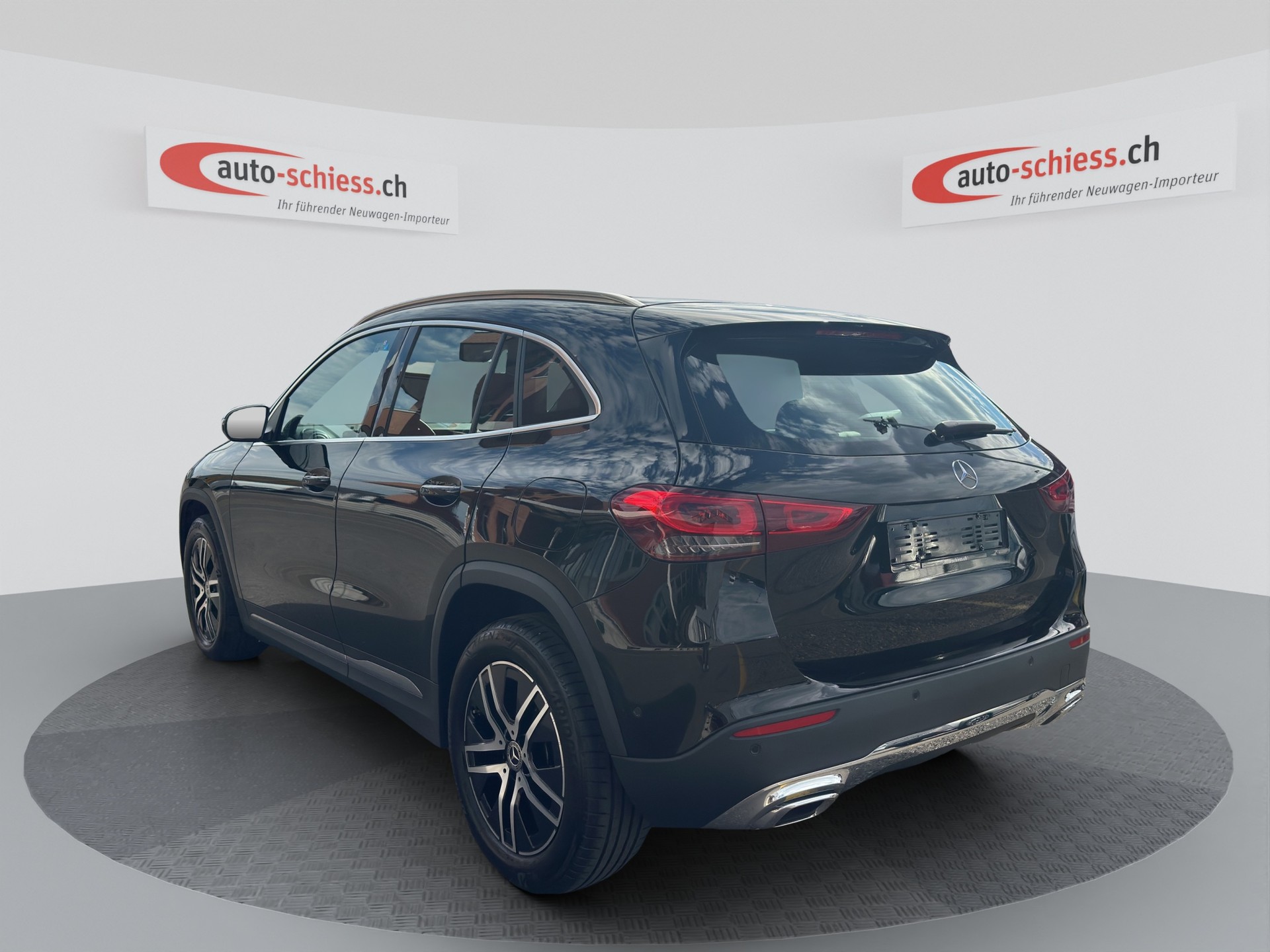 MERCEDES-BENZ GLA 200 4Matic Progressive 8G-DCT-image-2