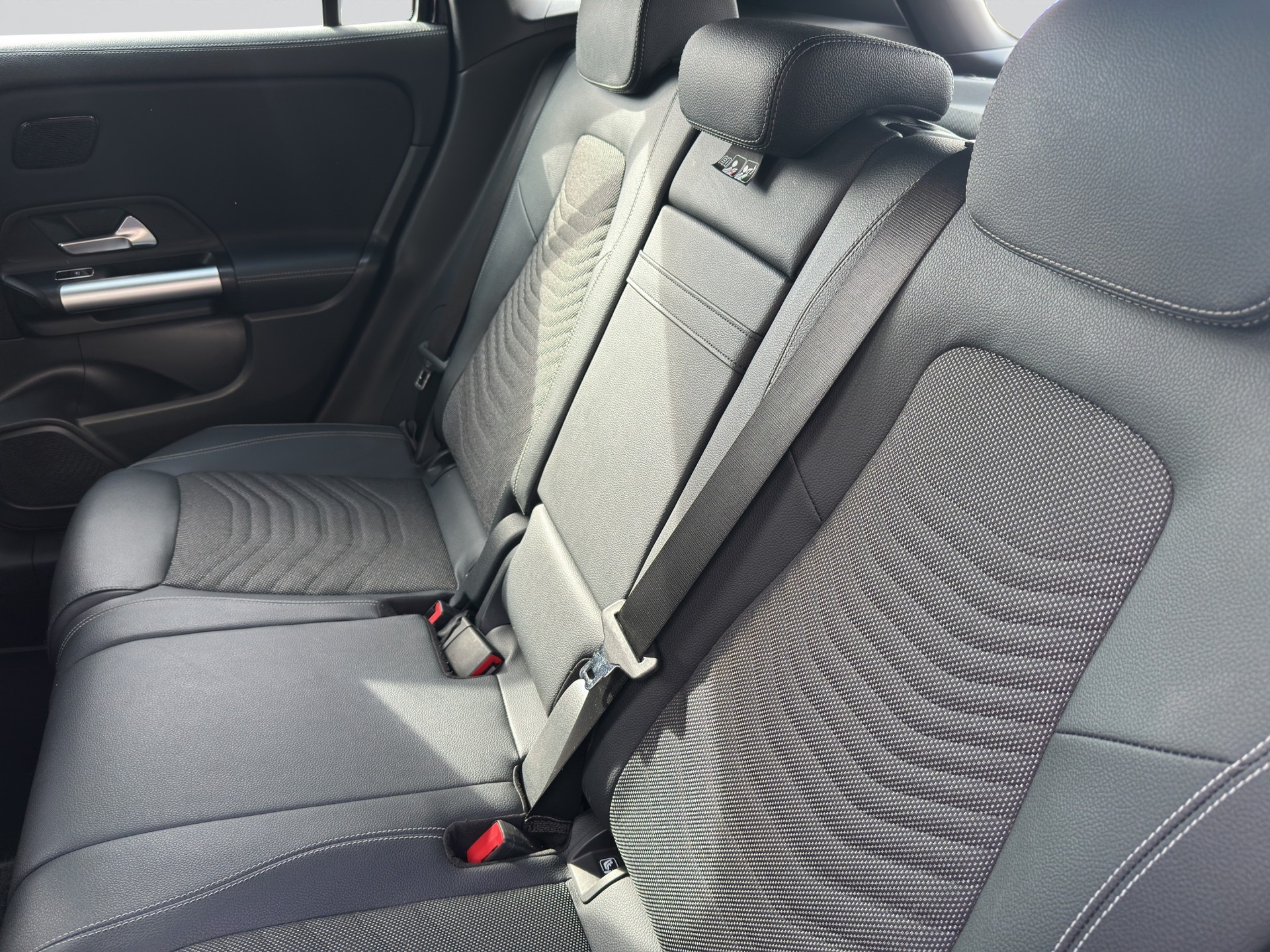 MERCEDES-BENZ GLA 200 4Matic Progressive 8G-DCT-image-8