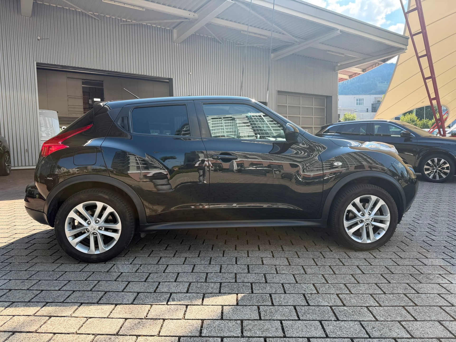 NISSAN Juke 1.6 DIG-T tekna 4x4 Xtronic M-CVT-image-4