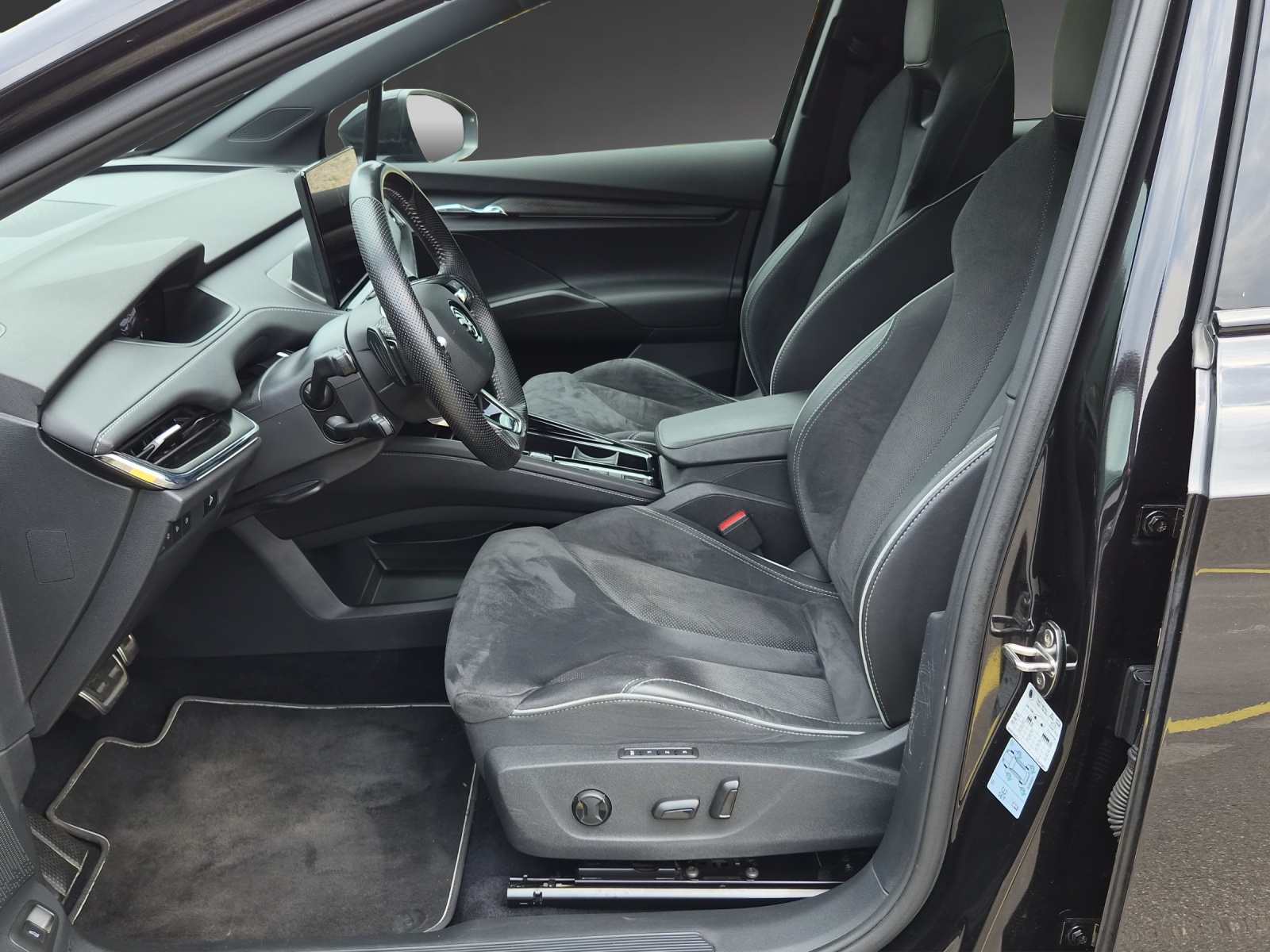 SKODA Enyaq iV 80x SportLine-image-5