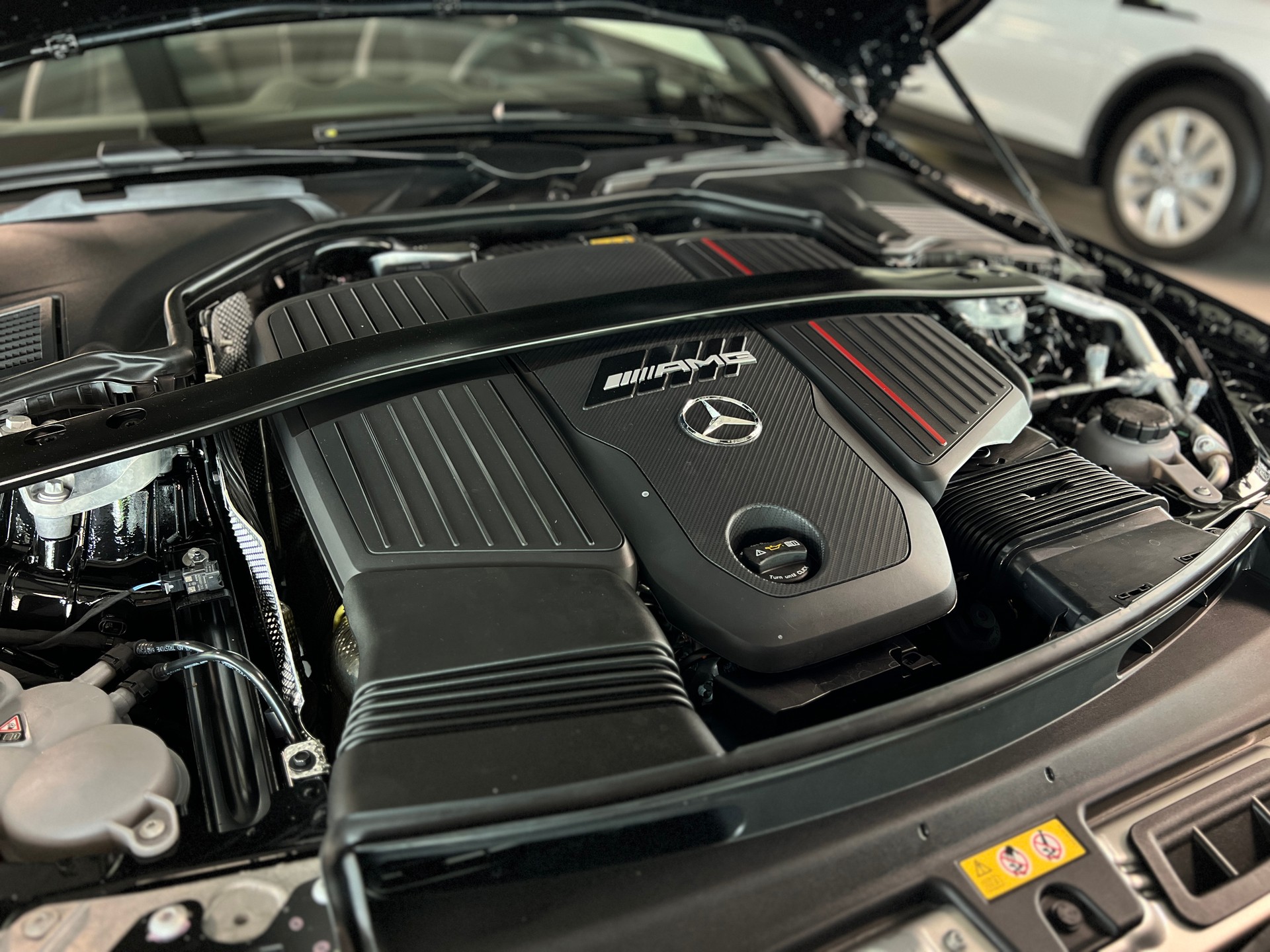 MERCEDES-BENZ CLE AMG 53 Cabrio 4Matic+ 9G-Tronic-image-13