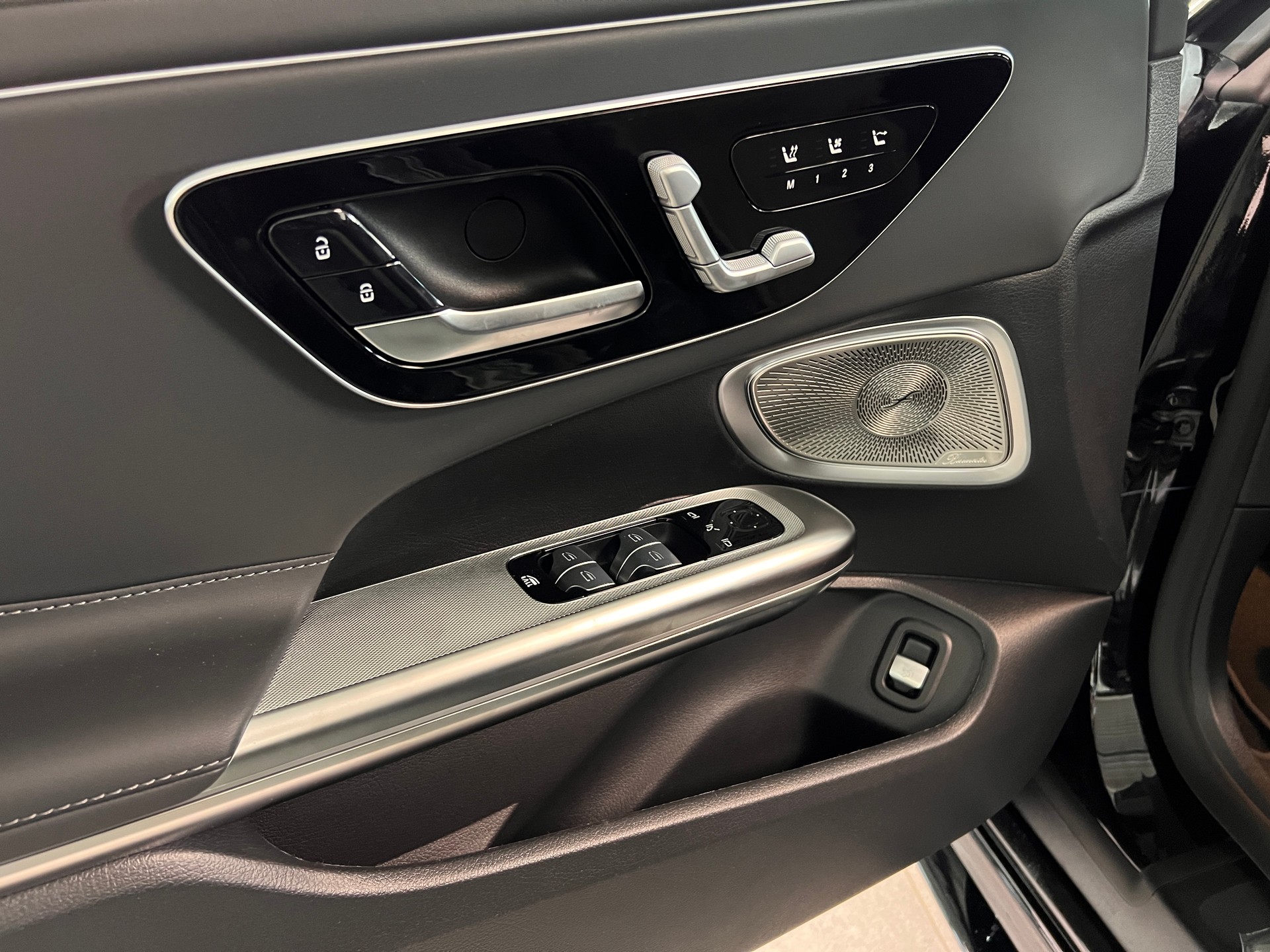 MERCEDES-BENZ CLE AMG 53 Cabrio 4Matic+ 9G-Tronic-image-12