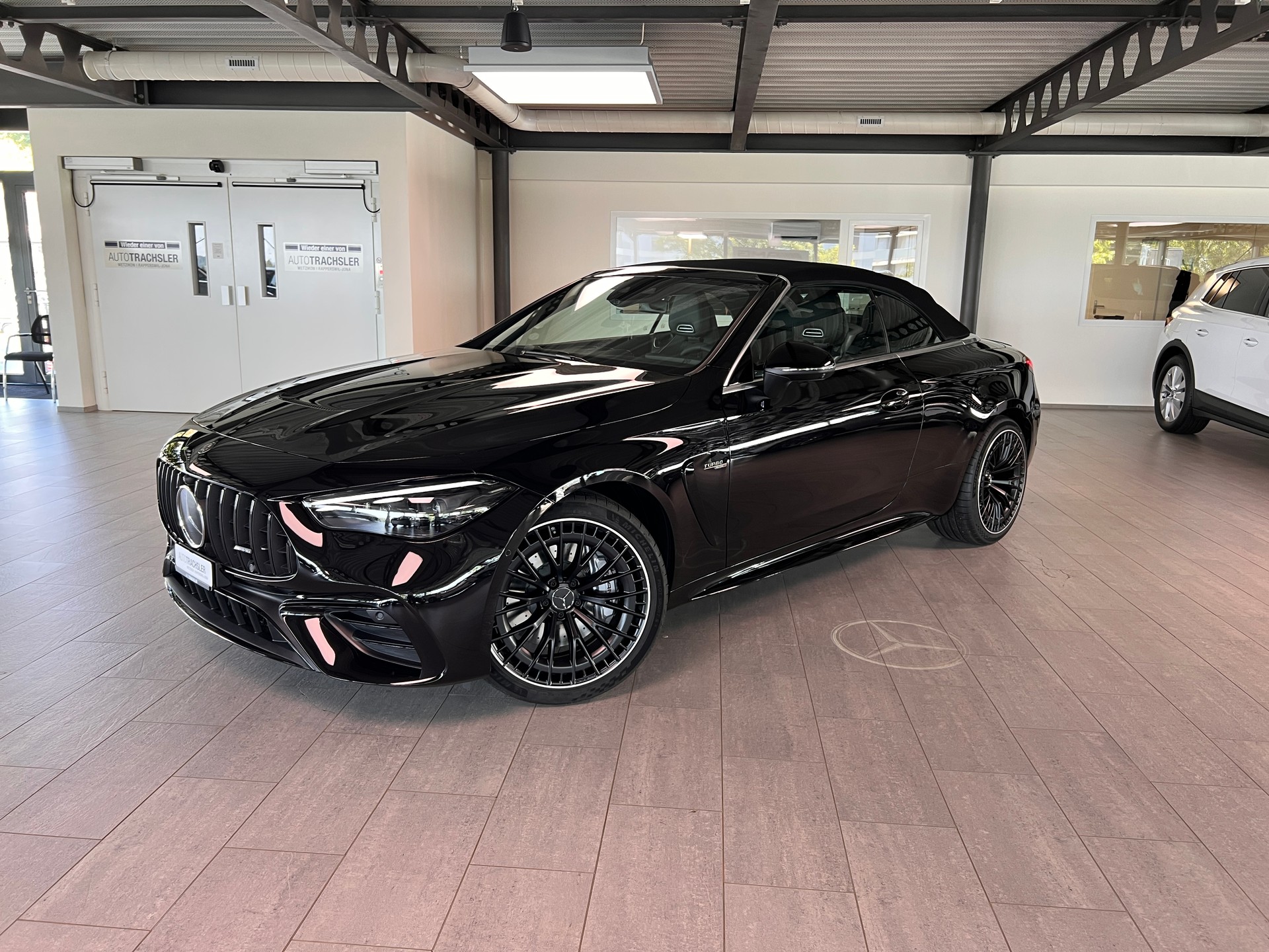 MERCEDES-BENZ CLE AMG 53 Cabrio 4Matic+ 9G-Tronic-image-0
