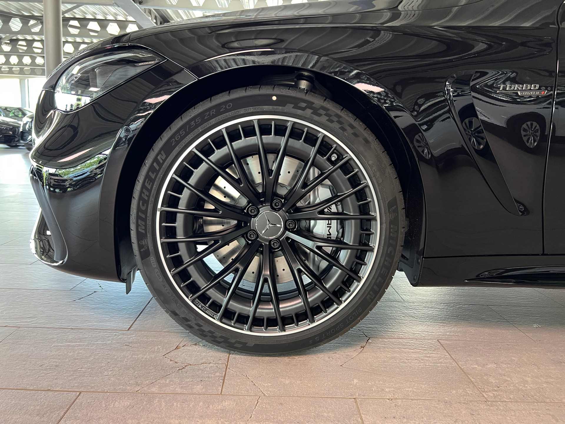 MERCEDES-BENZ CLE AMG 53 Cabrio 4Matic+ 9G-Tronic-image-5