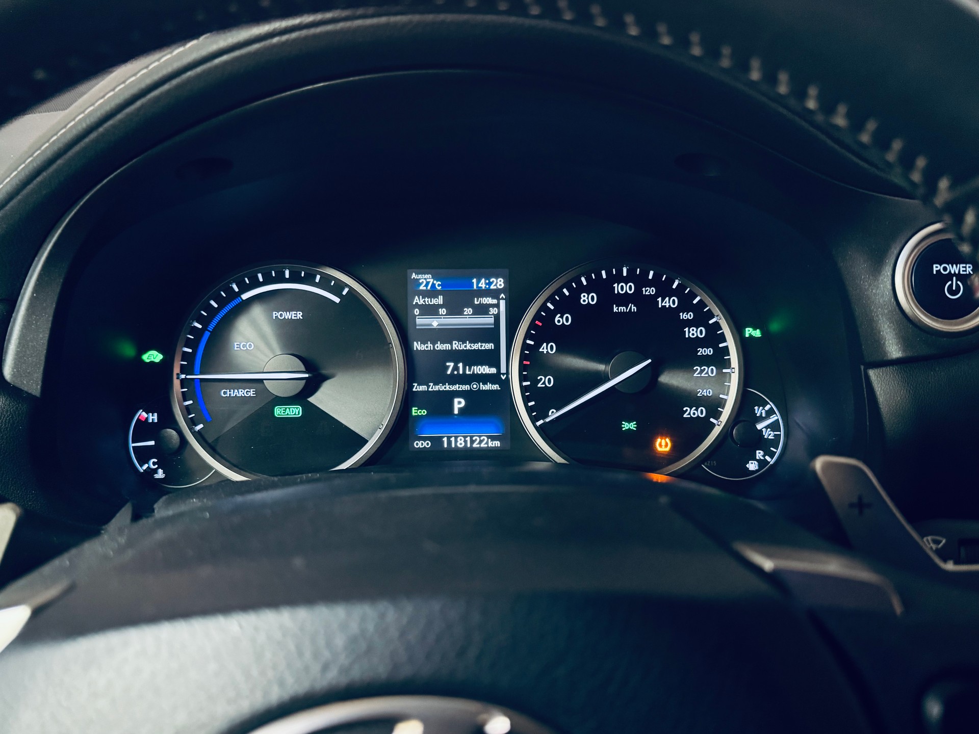LEXUS NX 300h Excellence E-Four Automatic-image-17