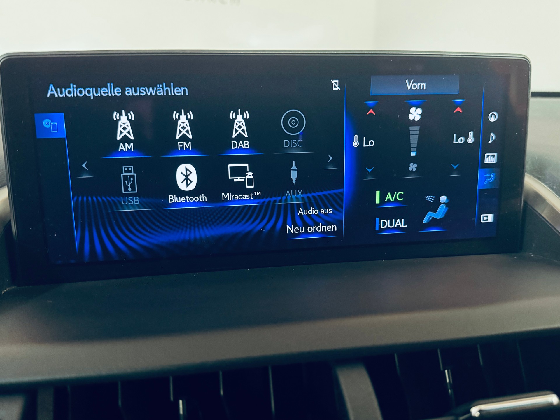 LEXUS NX 300h Excellence E-Four Automatic-image-21