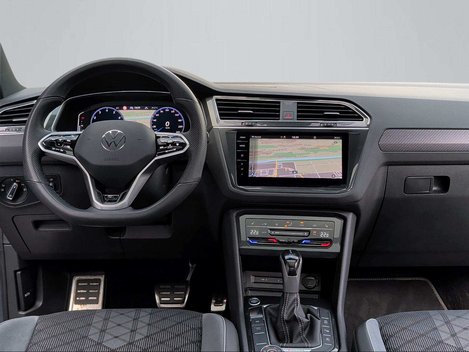 VW Tiguan 2.0TSI R-Line 4Motion DSG-image-5
