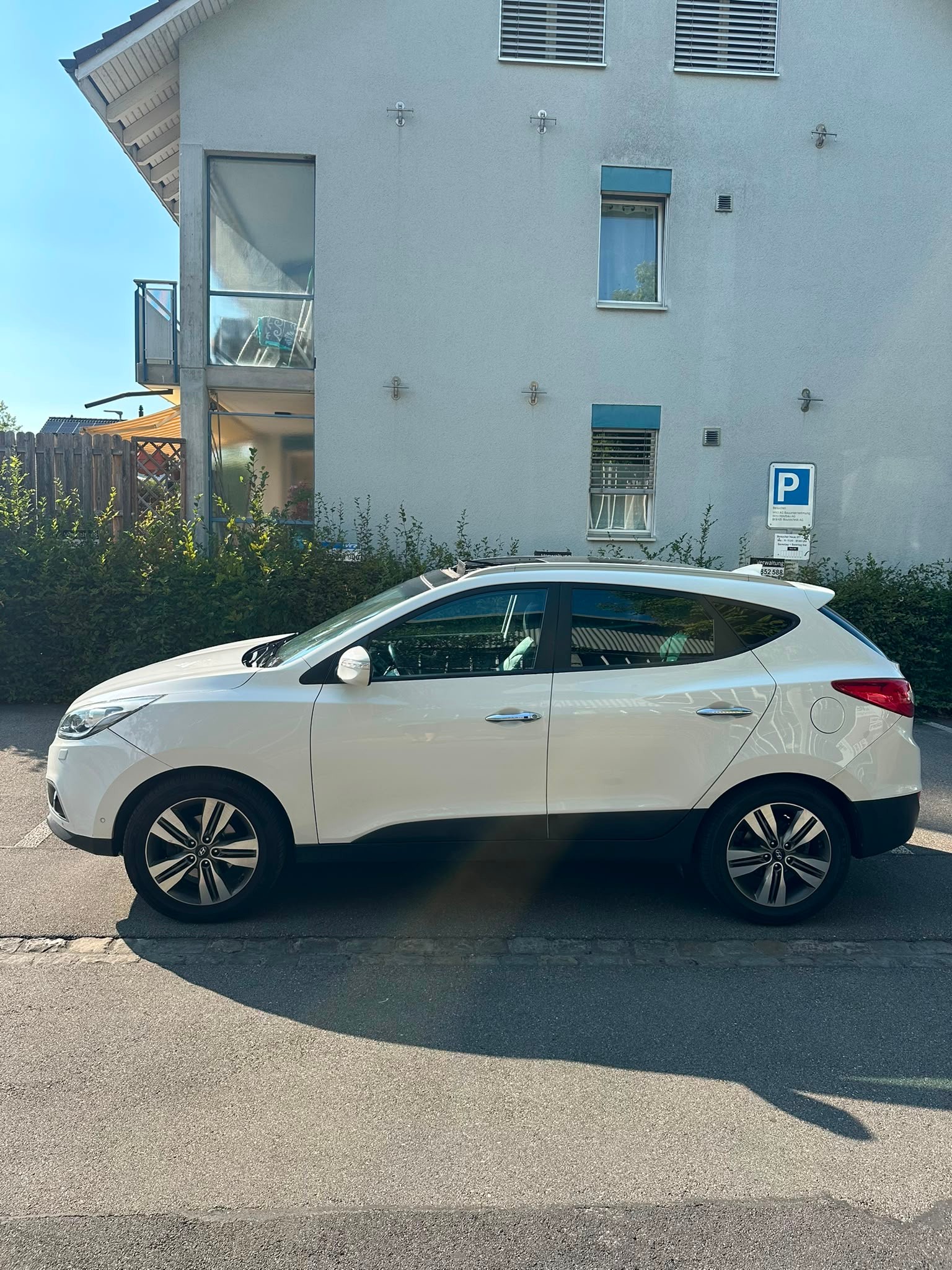 HYUNDAI iX 35 2.0 CRDi Vertex 4WD Automatic-image-1