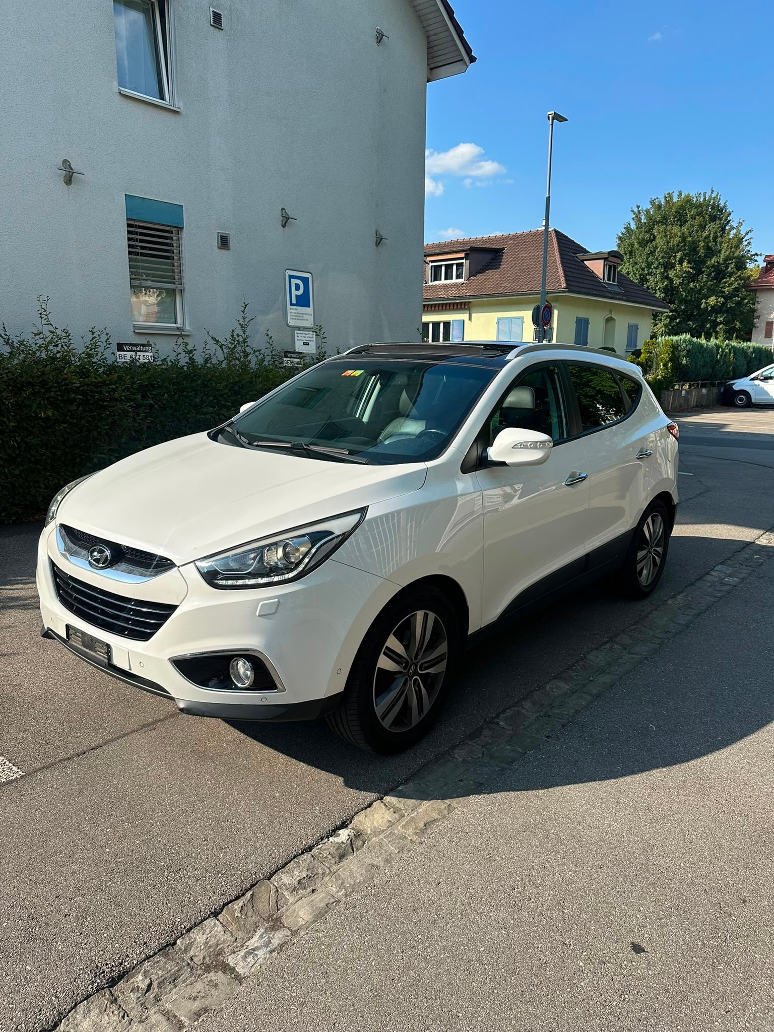 HYUNDAI iX 35 2.0 CRDi Vertex 4WD Automatic-image-6