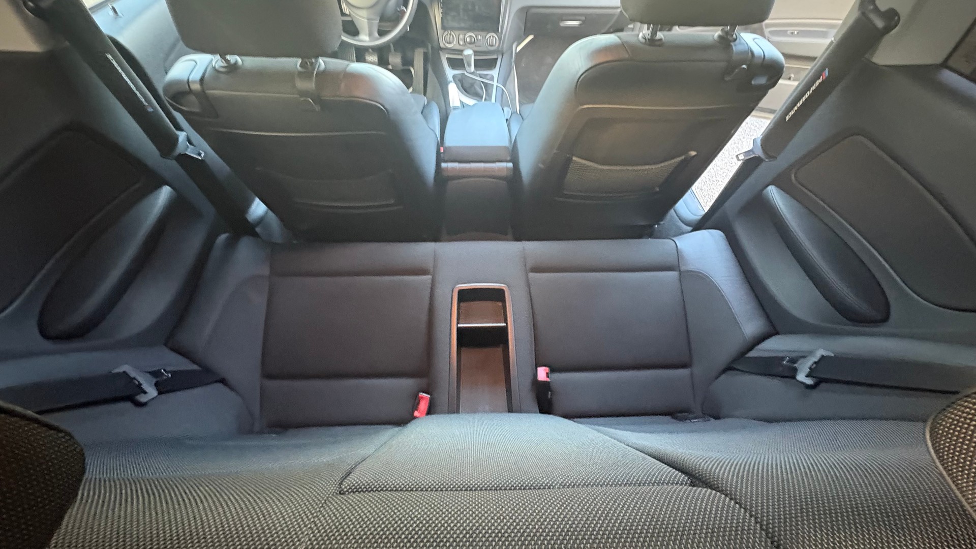 BMW 120i-image-5