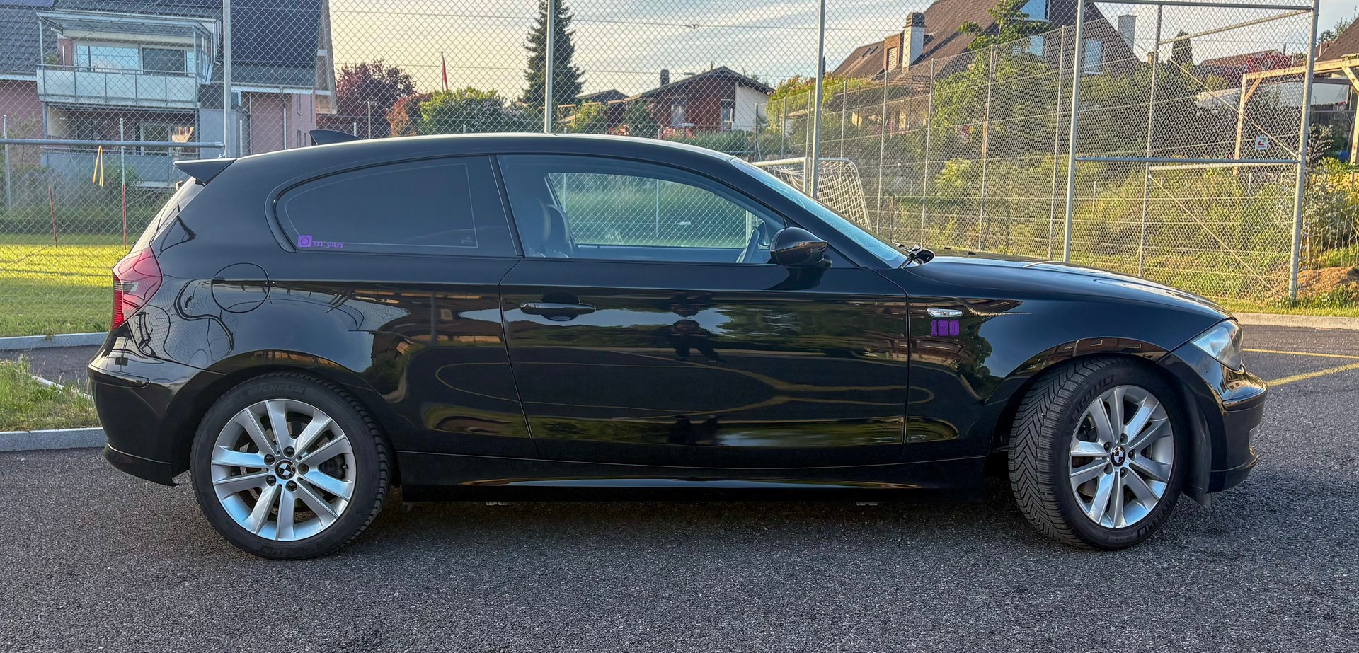 BMW 120i-image-1