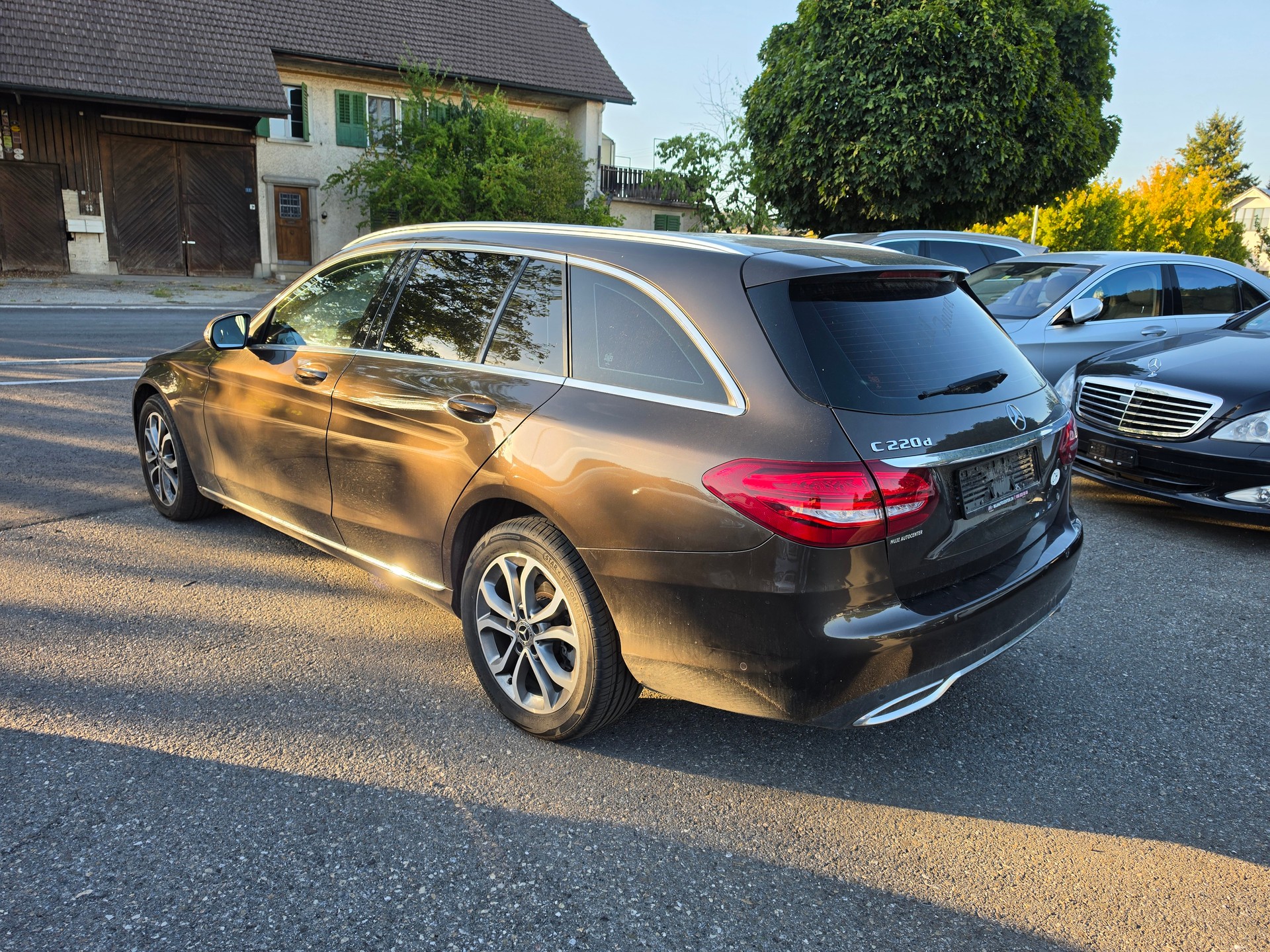 MERCEDES-BENZ C 220 d Swiss Star Avantgarde 4Matic 9G-Tronic-image-2