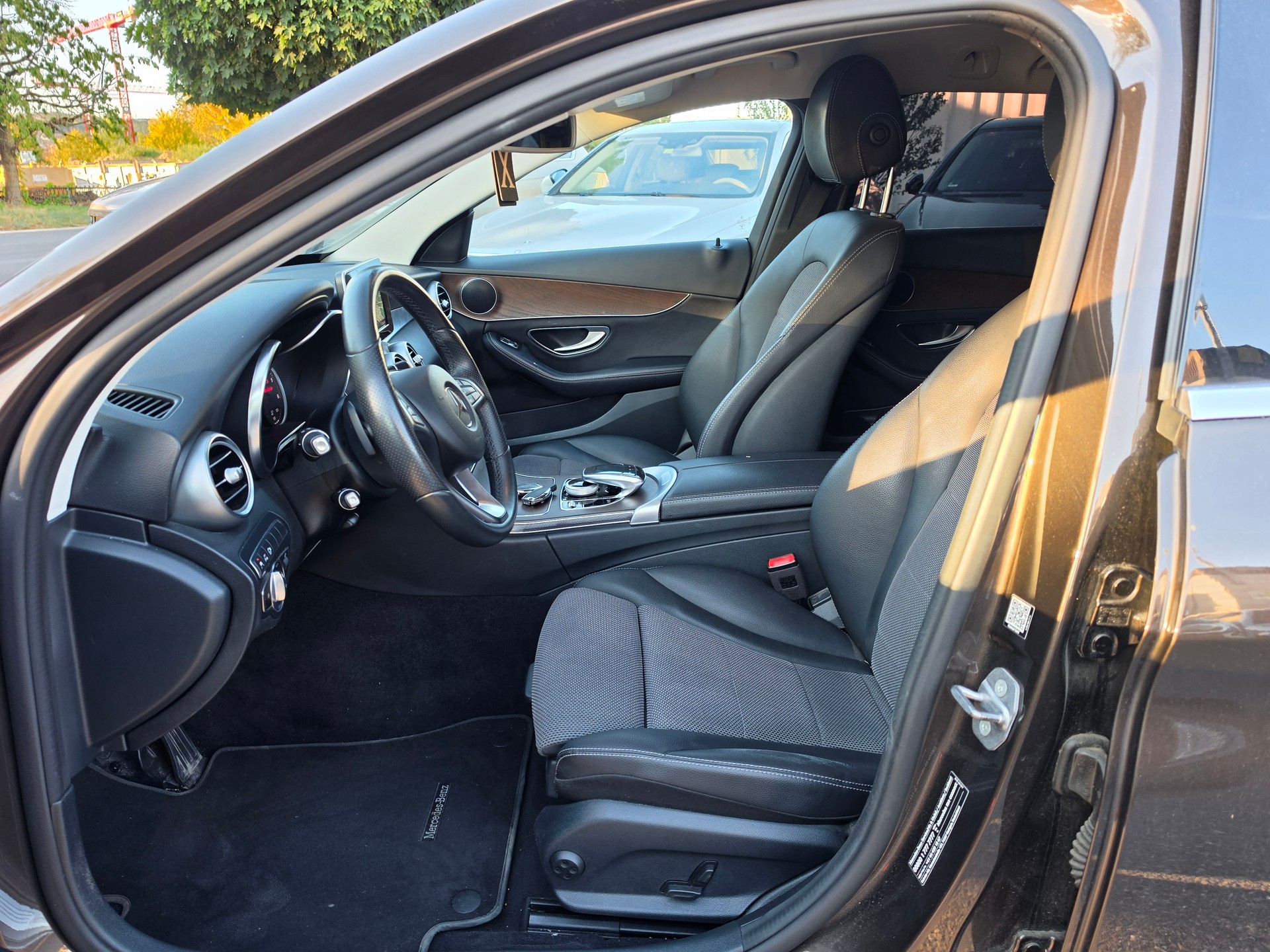MERCEDES-BENZ C 220 d Swiss Star Avantgarde 4Matic 9G-Tronic-image-8