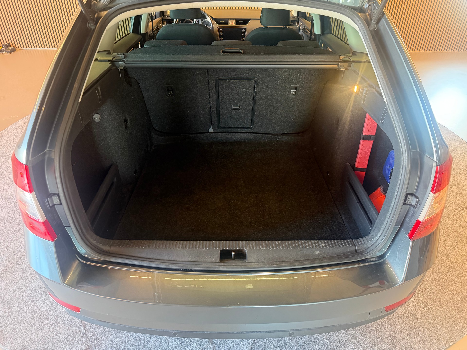 SKODA Octavia Combi 2.0 TDI 184 Style 4x4 DSG-image-11